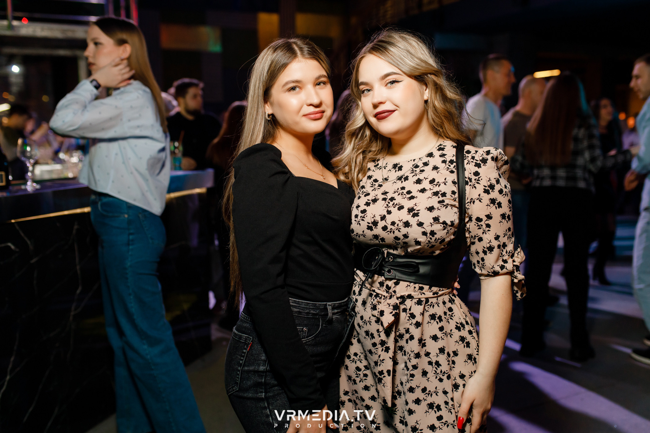 Выходные в баре «DOSKI»