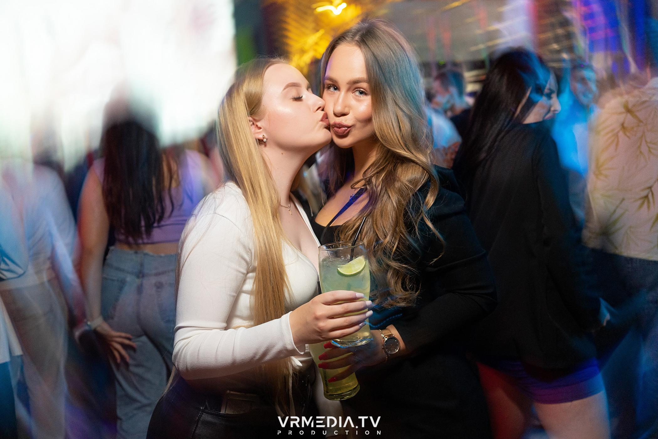 Выходные в баре «DOSKI»