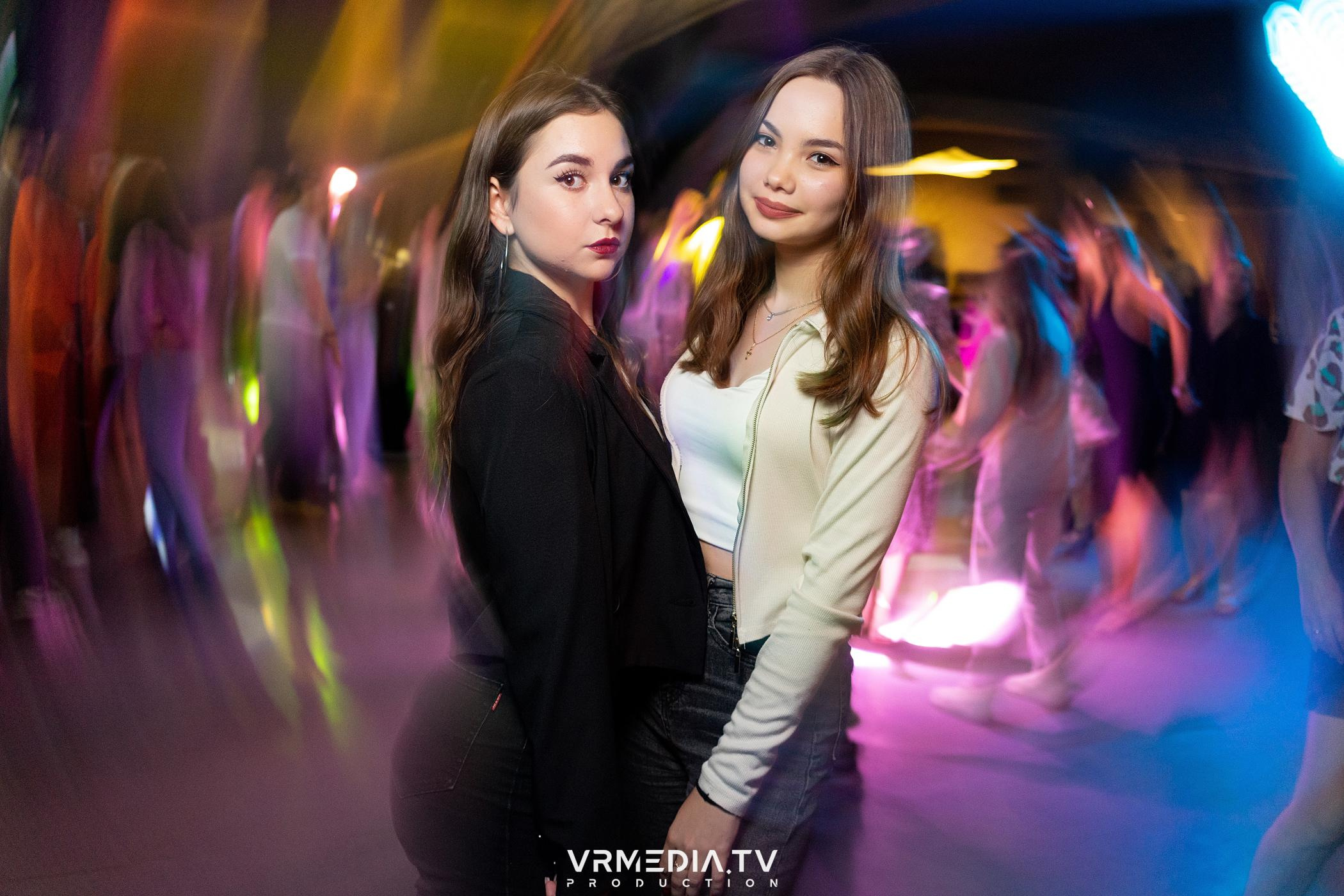 Выходные в баре «DOSKI»