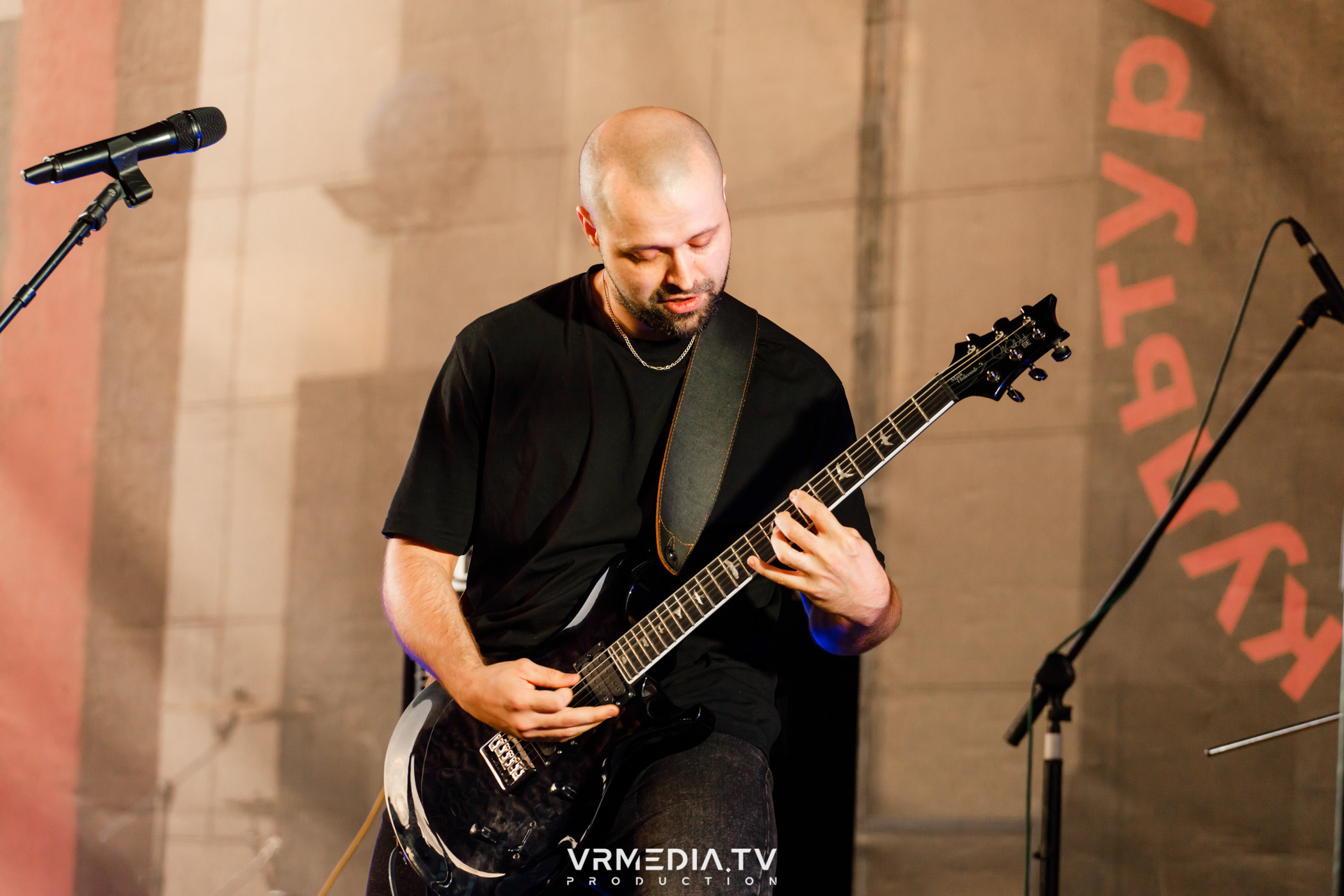 XVIII открытый городской рок-фестиваль «Над землёй» в культурном прост