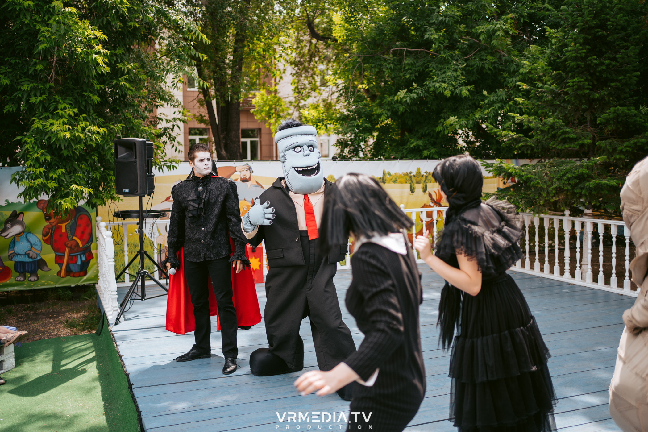 Спектакль «Монстры на каникулах» от студии чудес «Алиса»