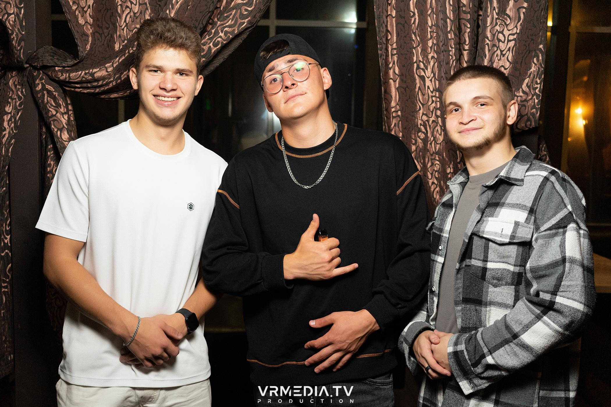 Выходные в баре «DOSKI»