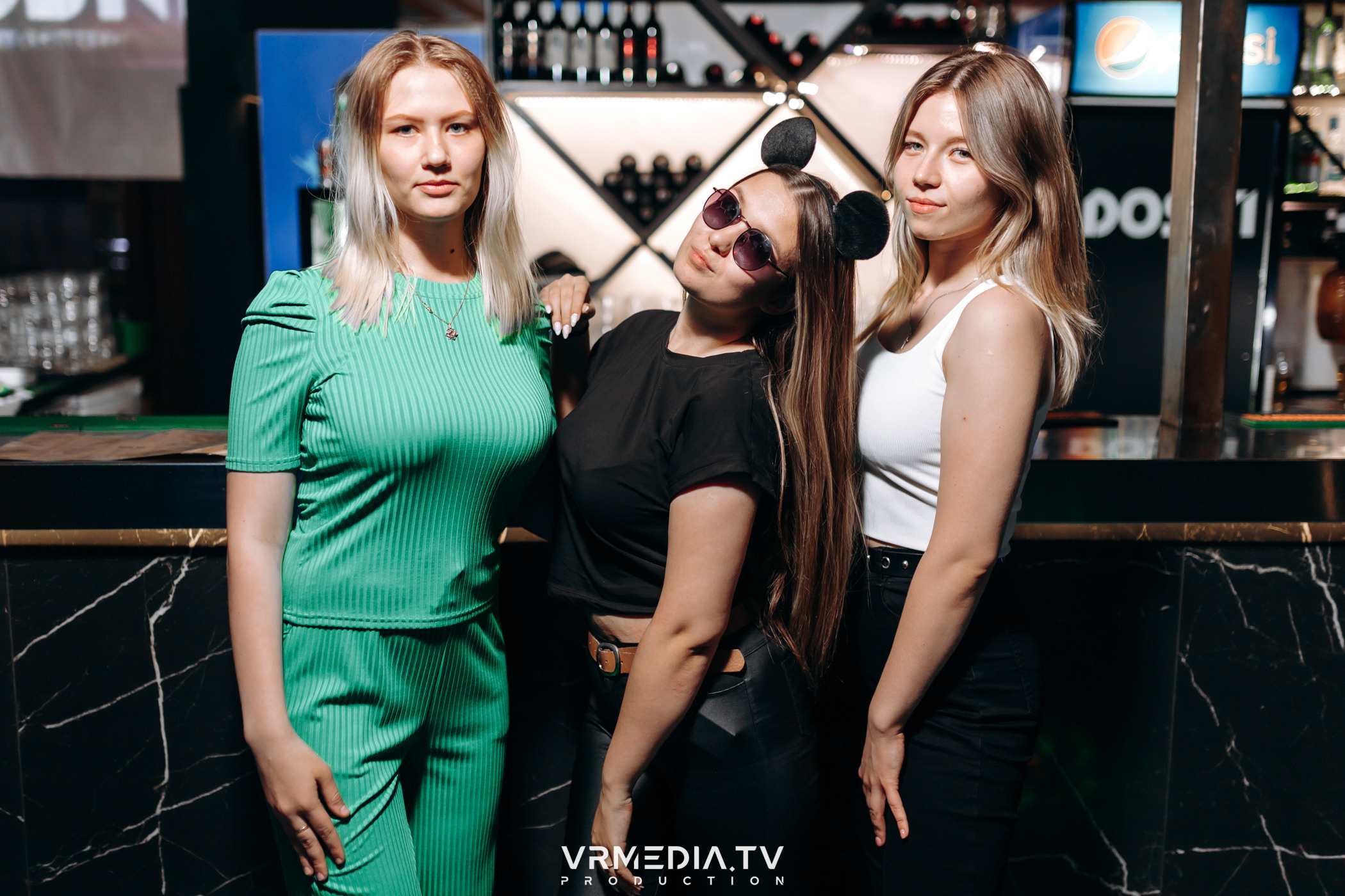 Выходные в баре «DOSKI»