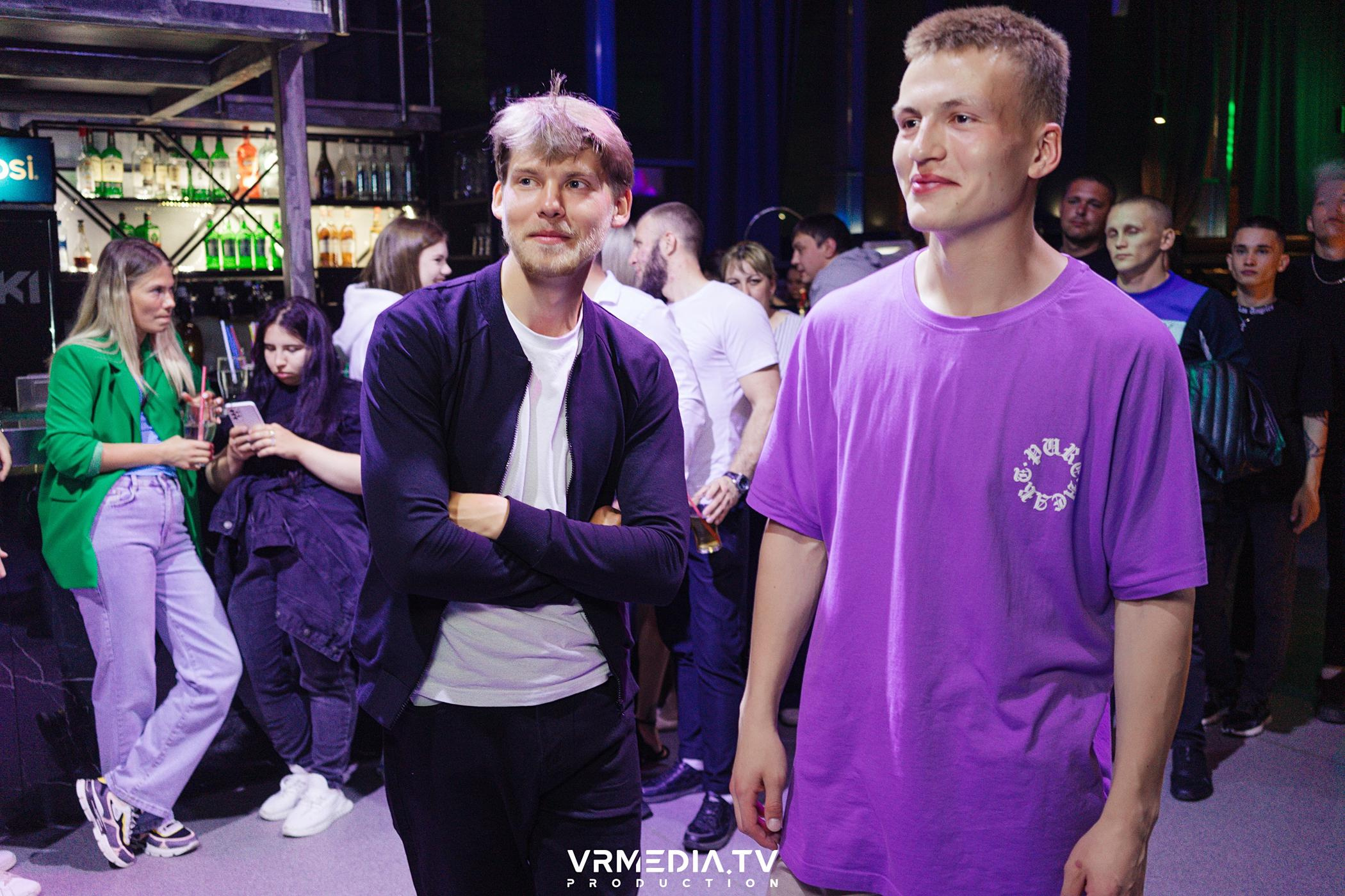 Выходные в баре «DOSKI»