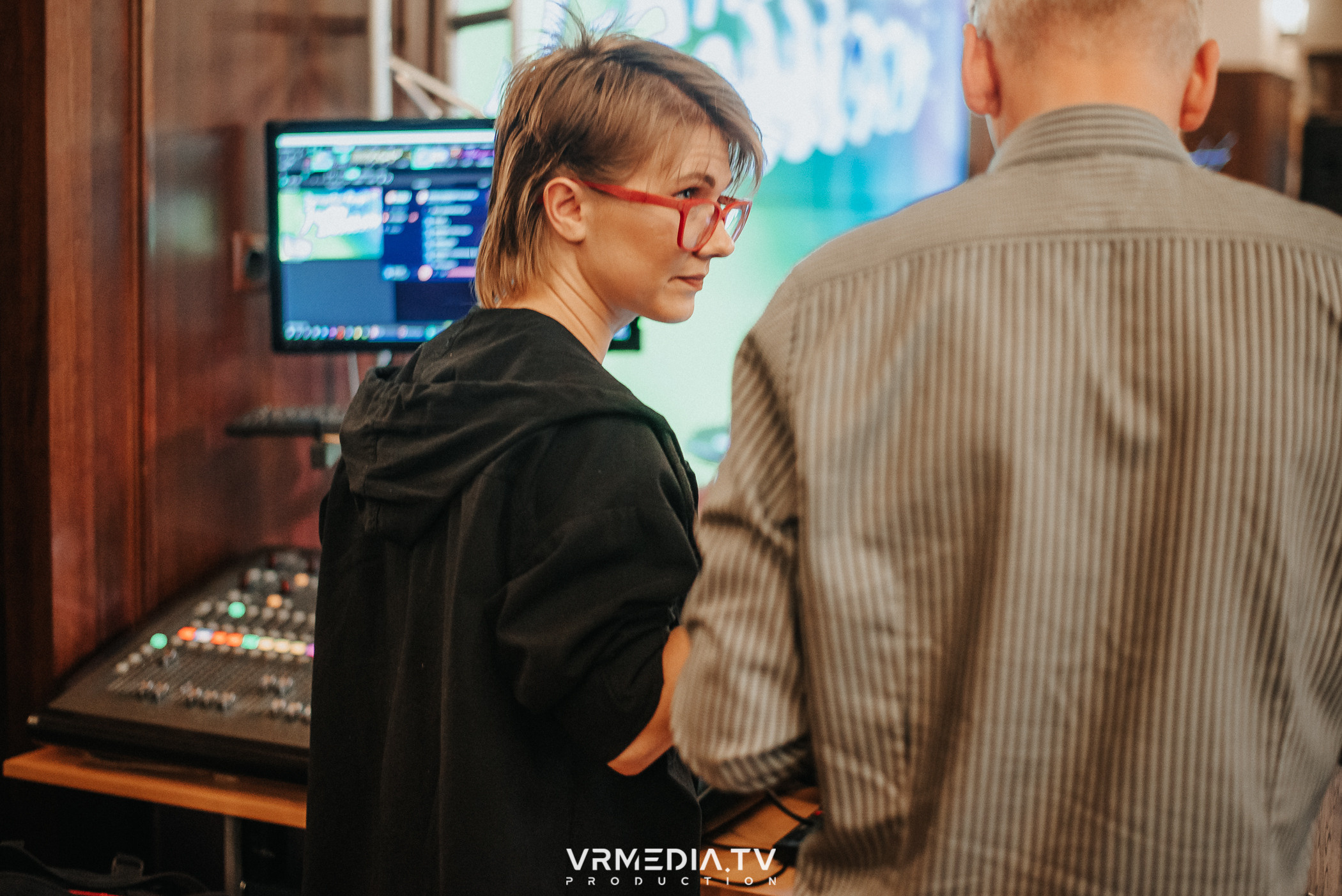 Джазовая среда: JAM SESSION