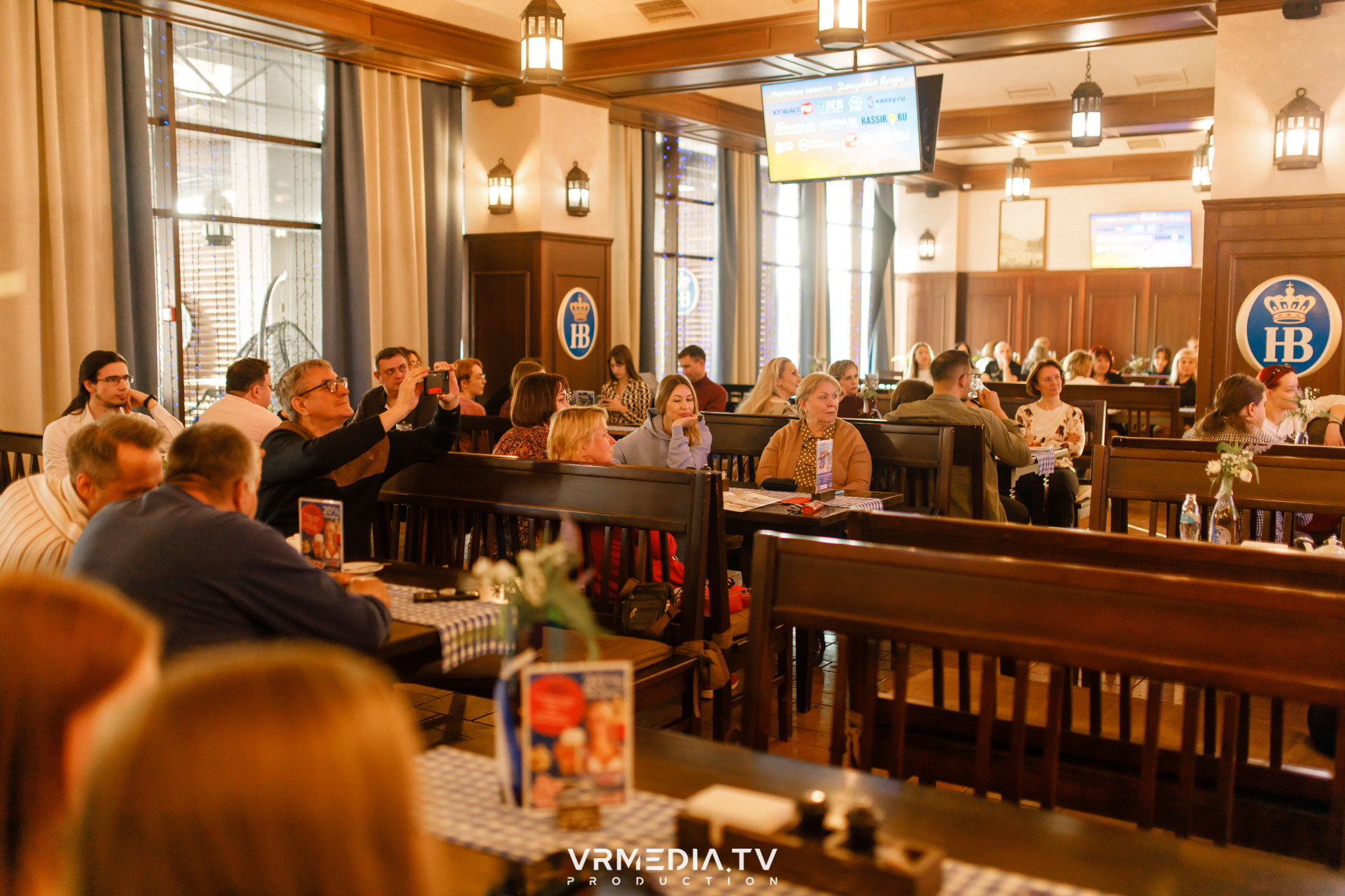 Джазовая среда: MONKTET