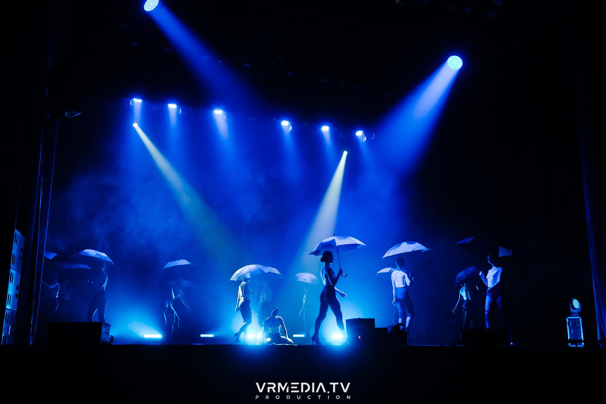 Пока все в доме