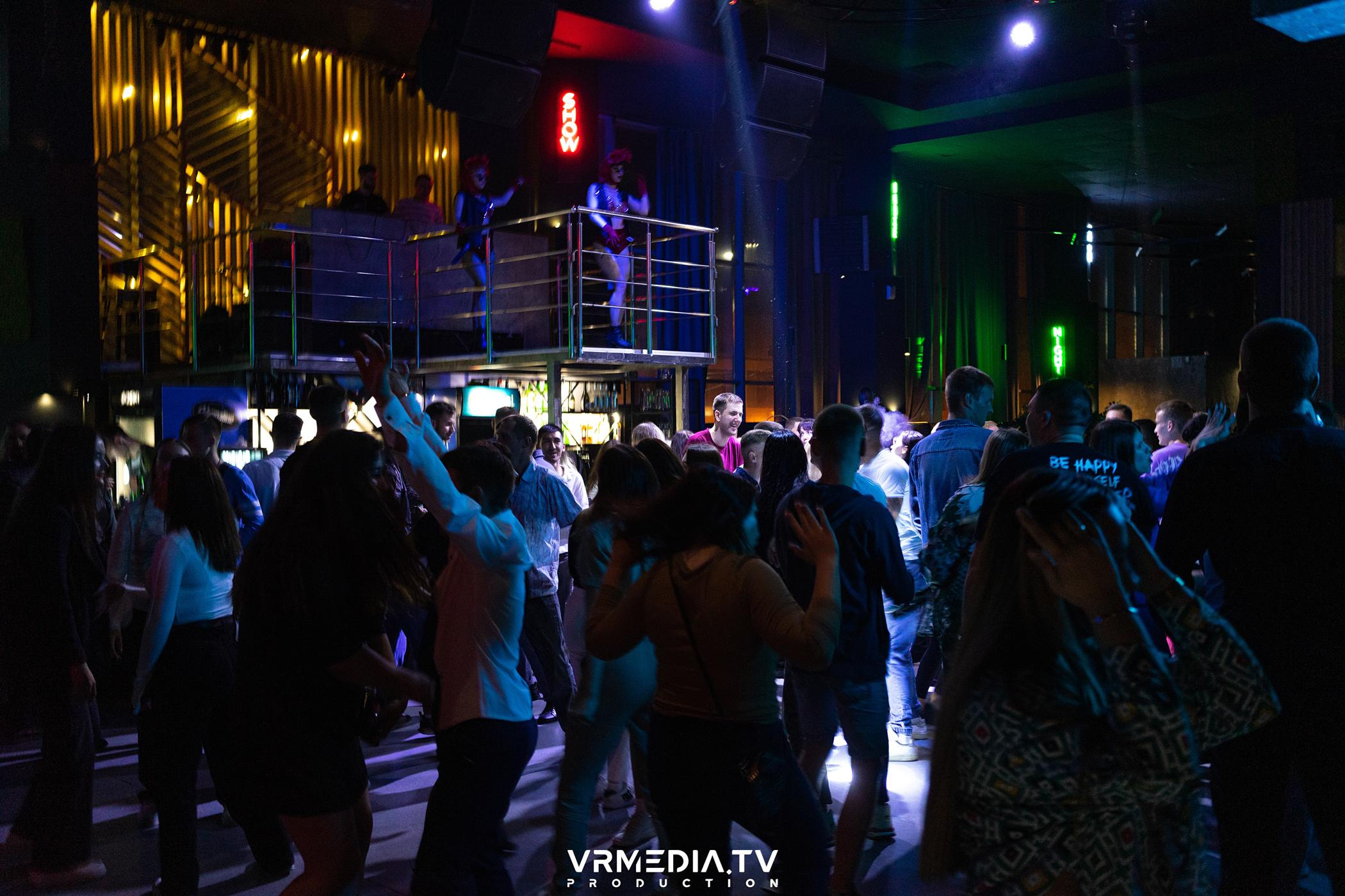 Выходные в баре «DOSKI»