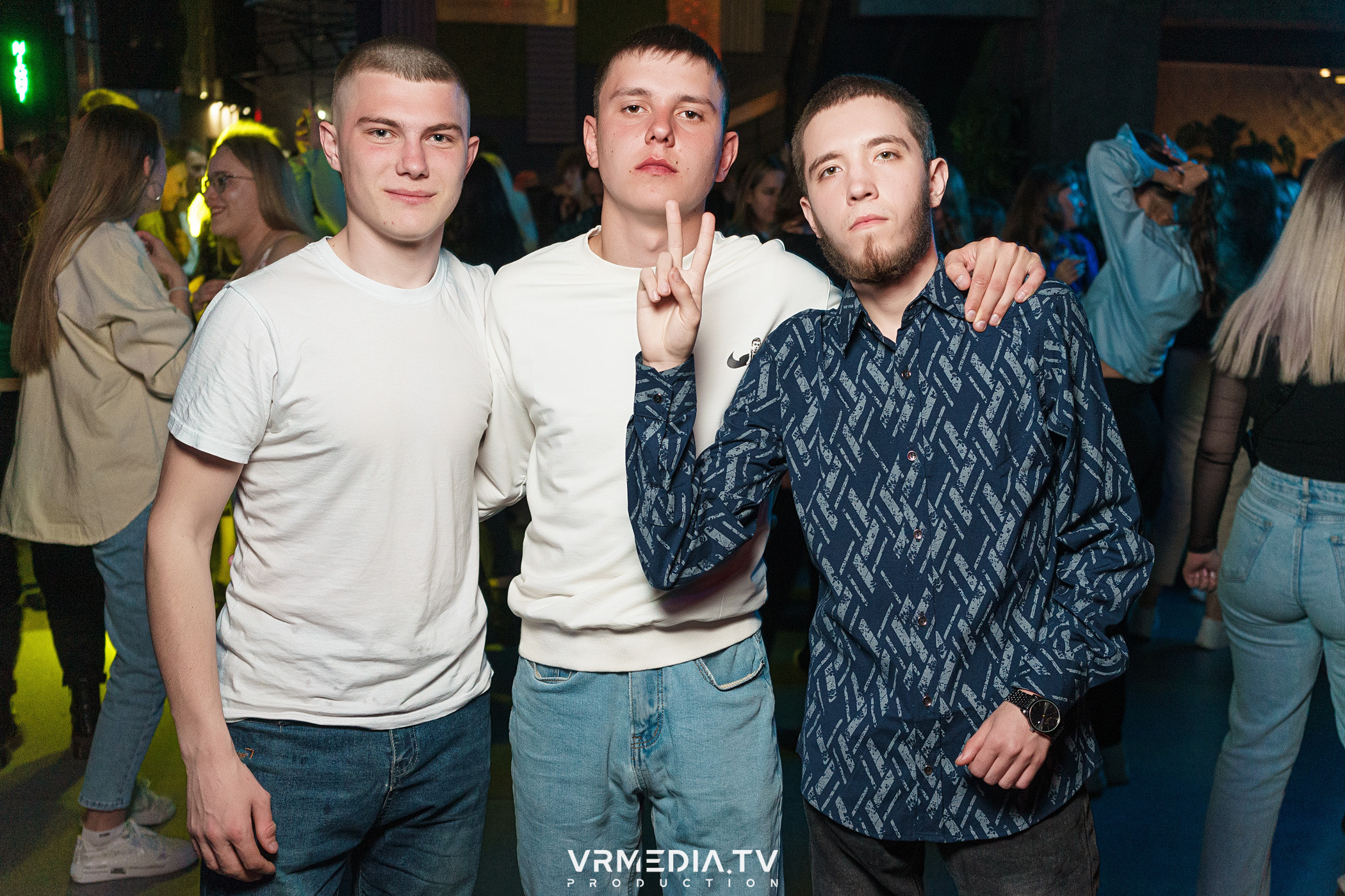 Выходные в баре «DOSKI»