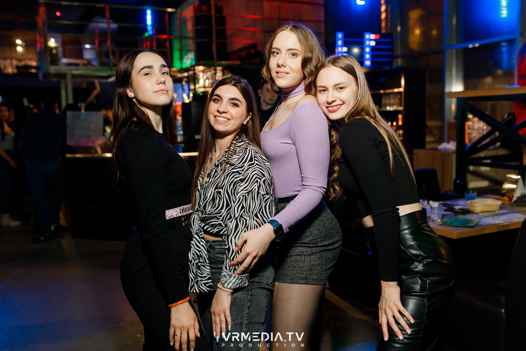 Выходные в баре «DOSKI»