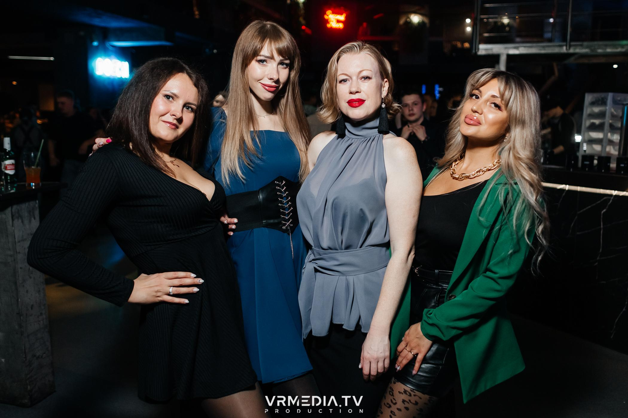 Выходные в баре «DOSKI»