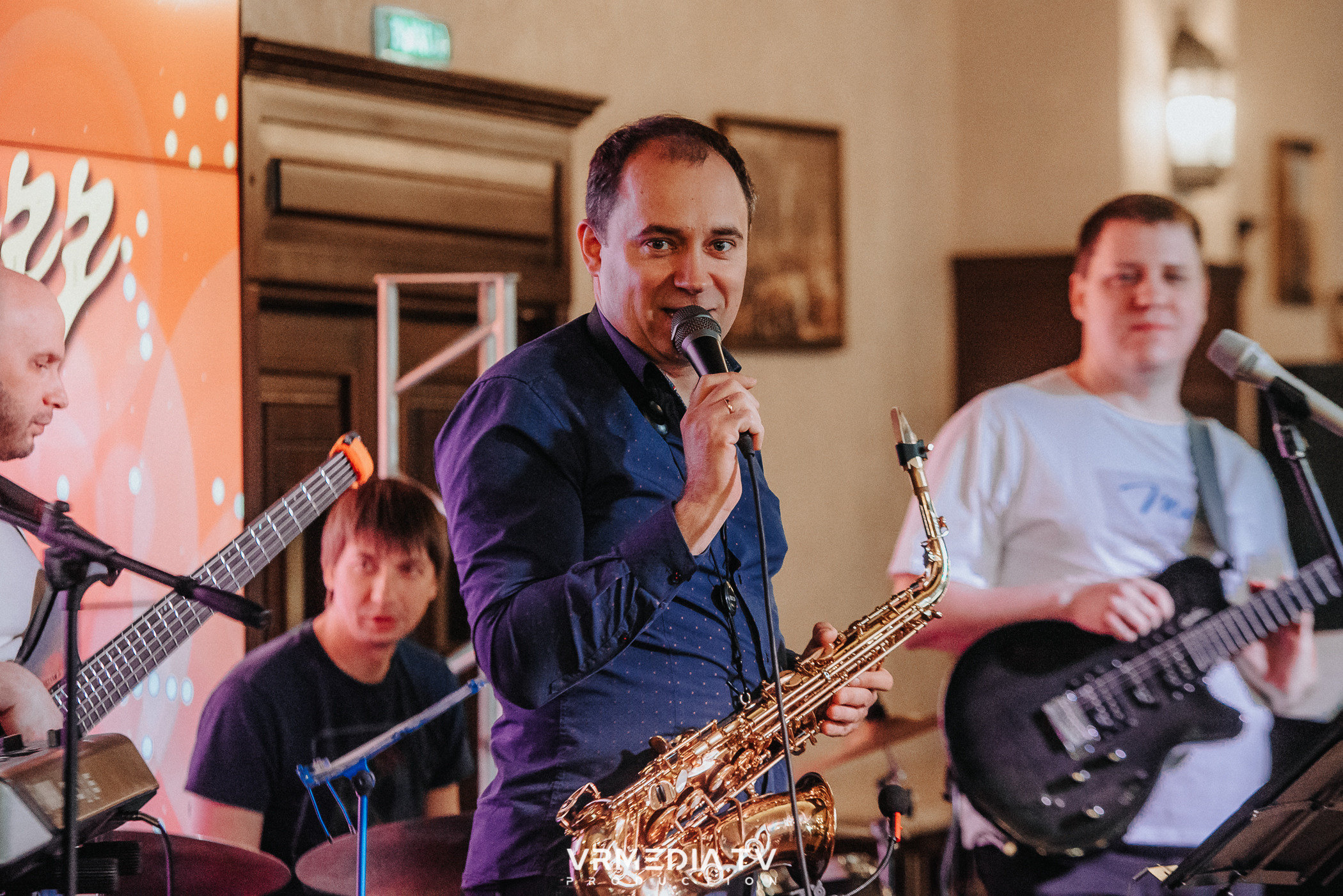 Джазовая среда: Smooth Jazz