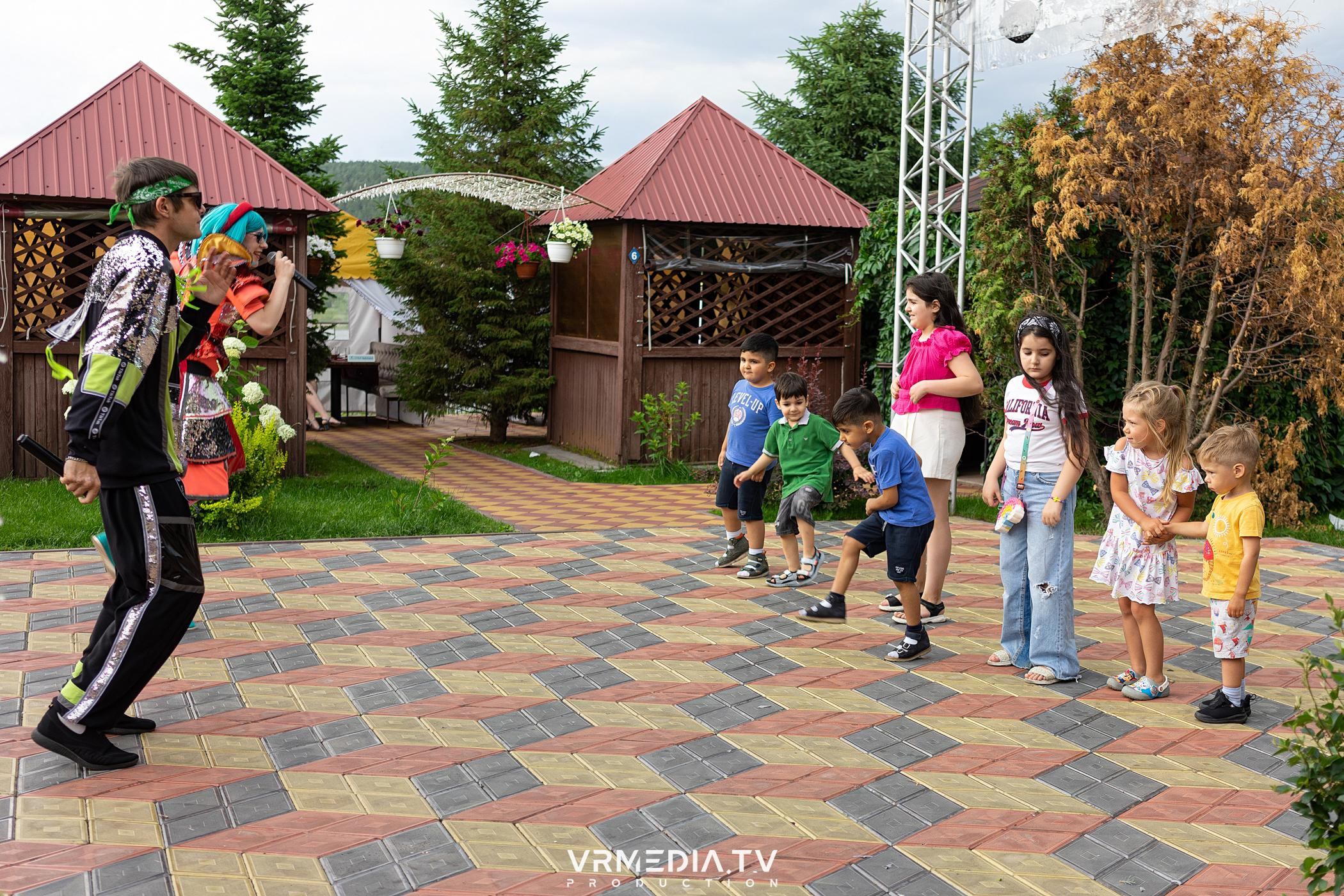 Детская вечеринка в ресторане «Лазурный Берег»