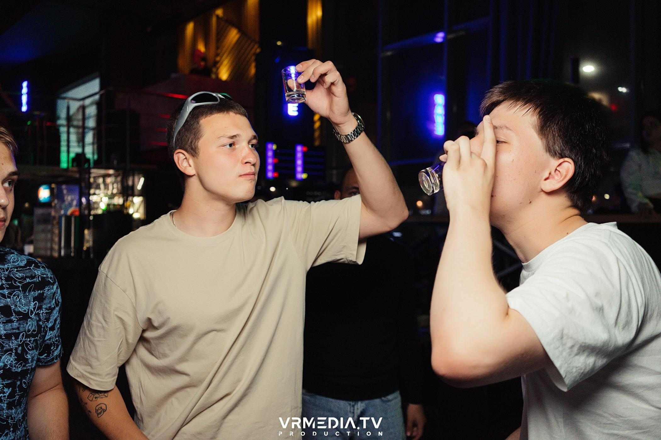 Выходные в баре «DOSKI»