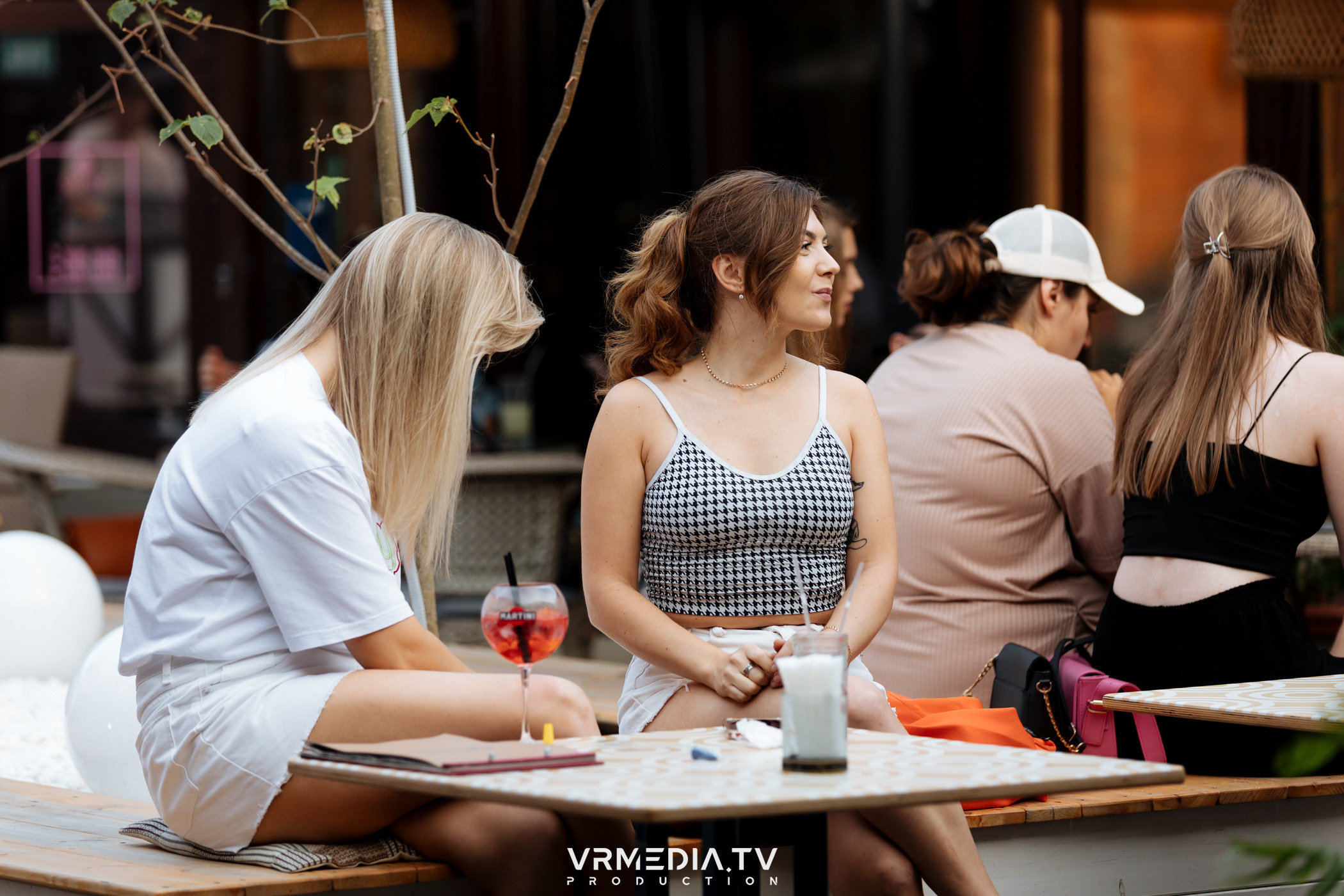 «Среда — маленькая пятница» в караоке-бар «OPERA»