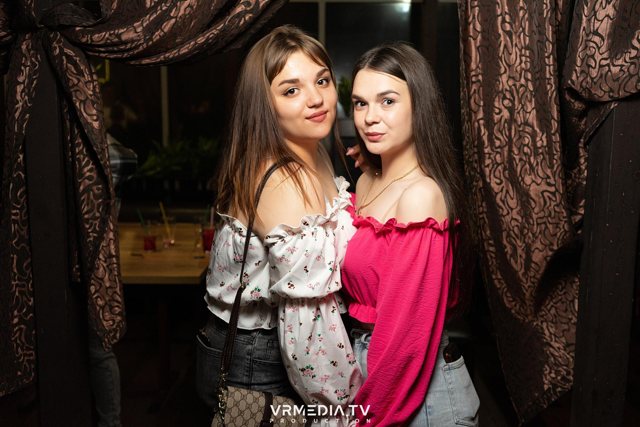 Выходные в баре «DOSKI»