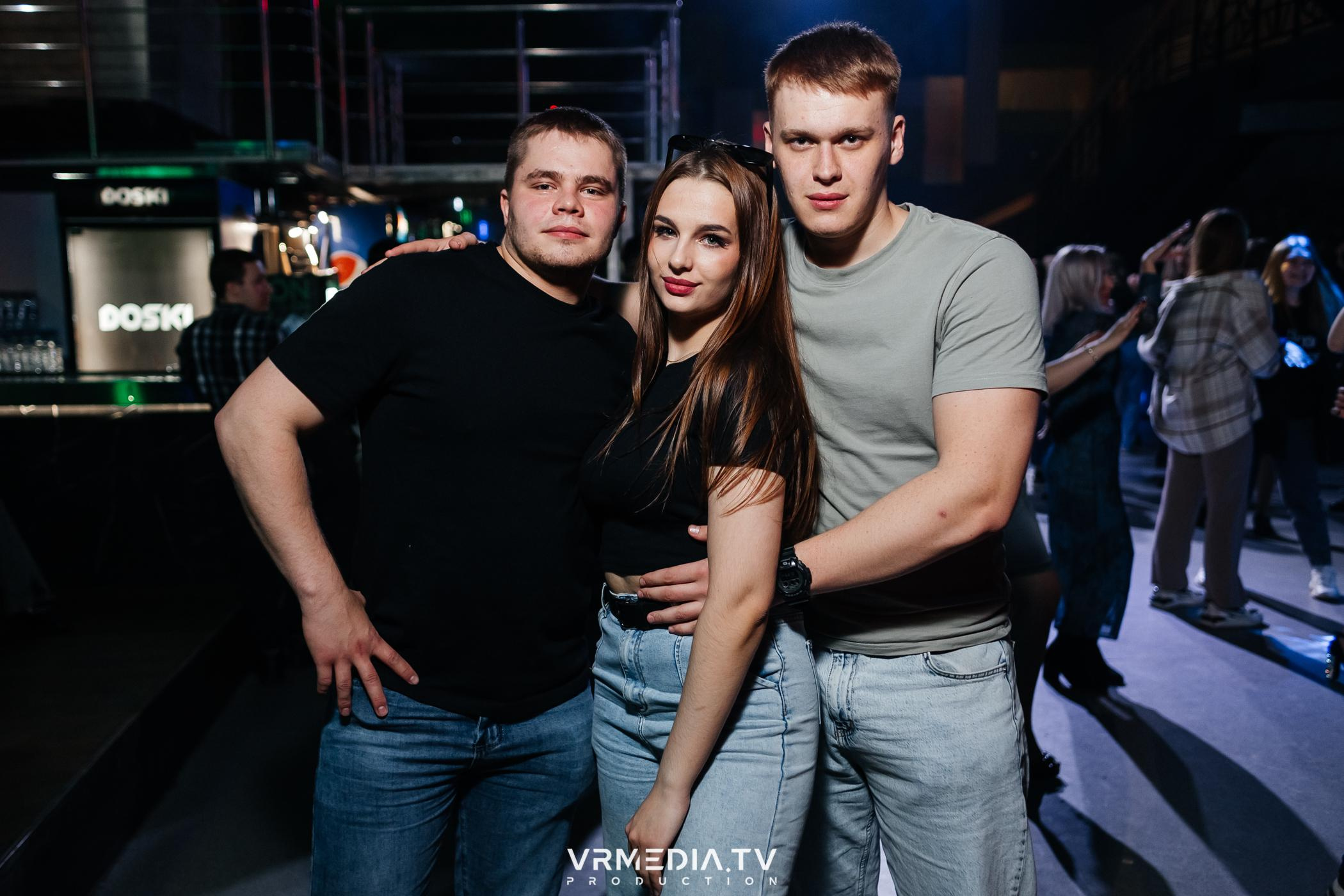 Выходные в баре «DOSKI»