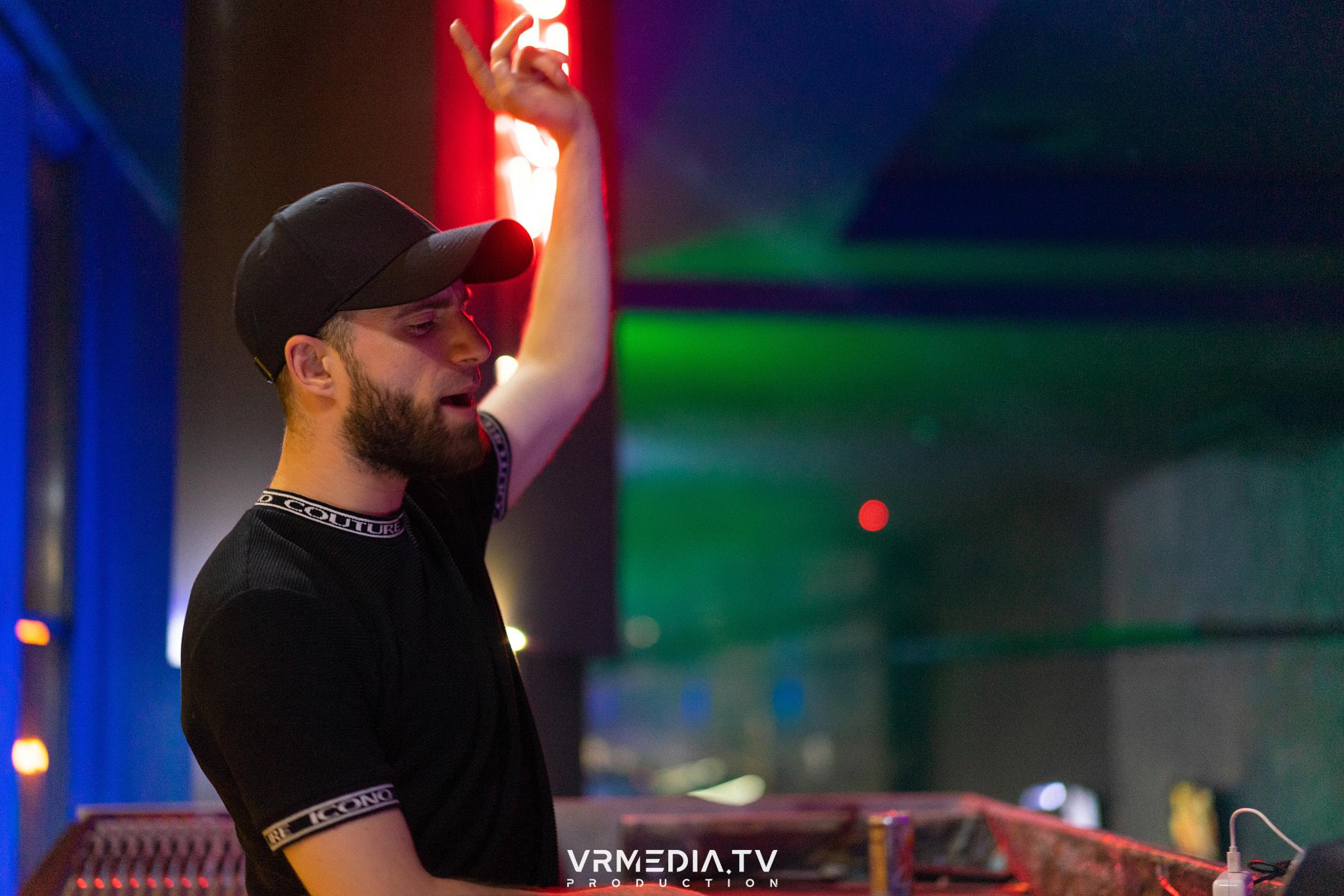 Выходные в баре «DOSKI»