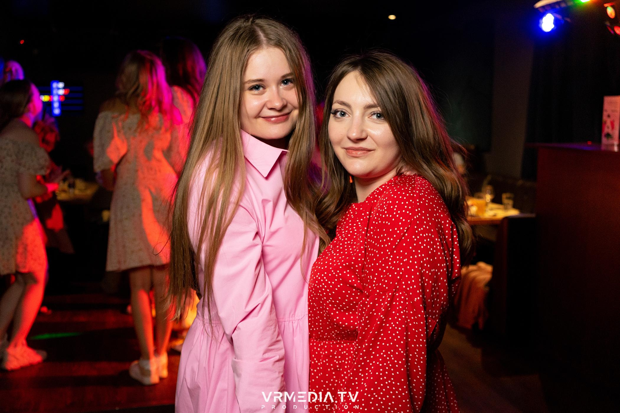 Выходные в баре «DOSKI»