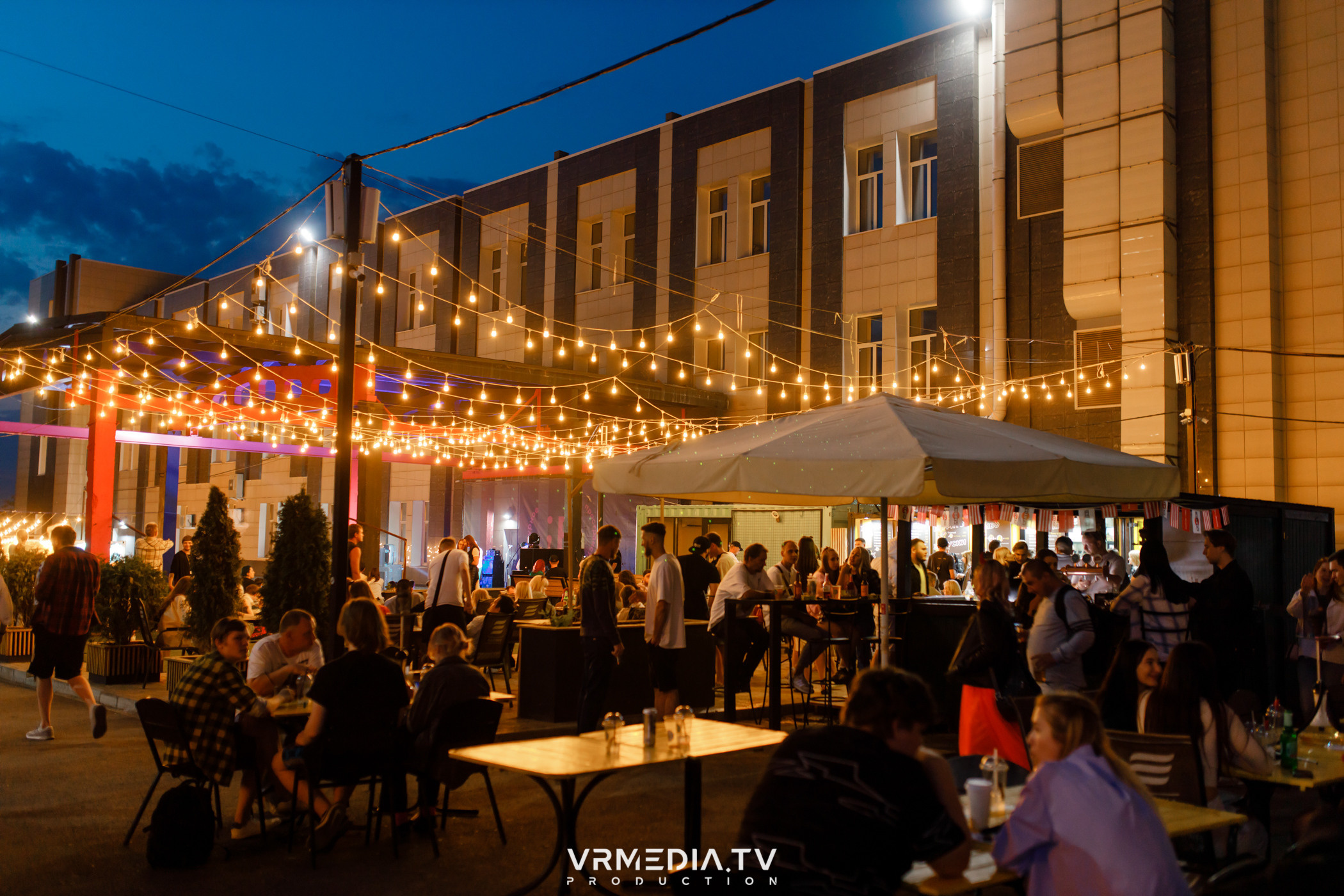 XVIII открытый городской рок-фестиваль «Над землёй» в культурном прост