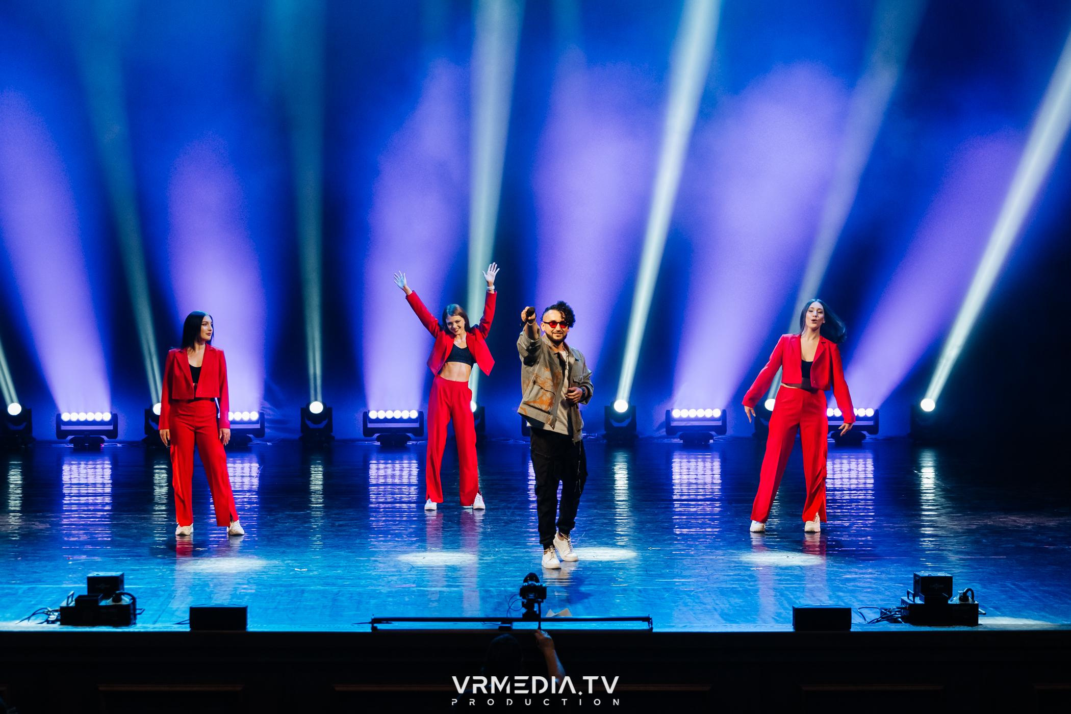 Пока все в доме