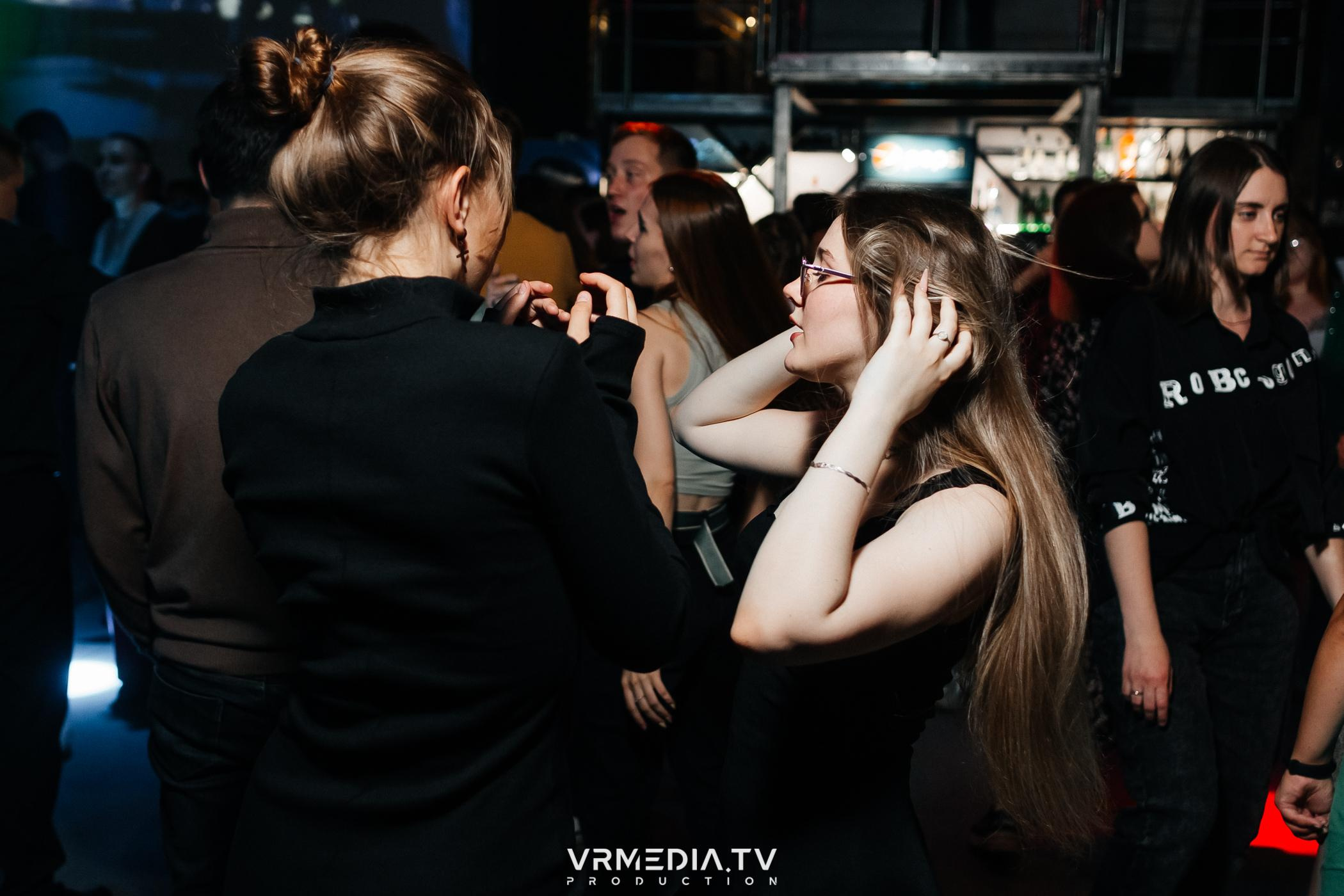 Выходные в баре «DOSKI»