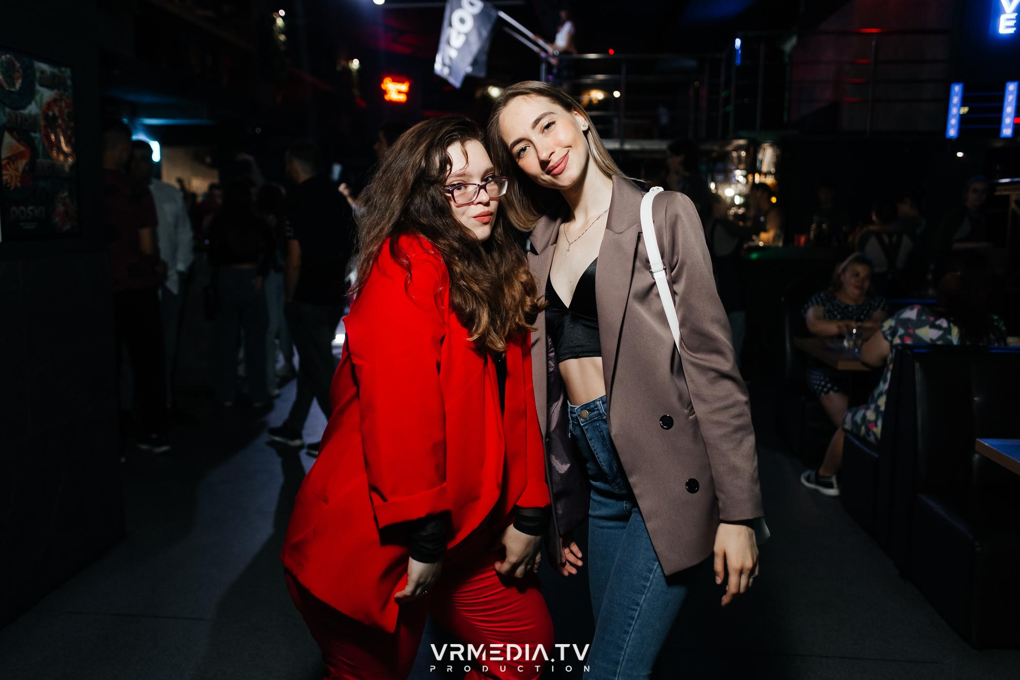 Выходные в баре «DOSKI»