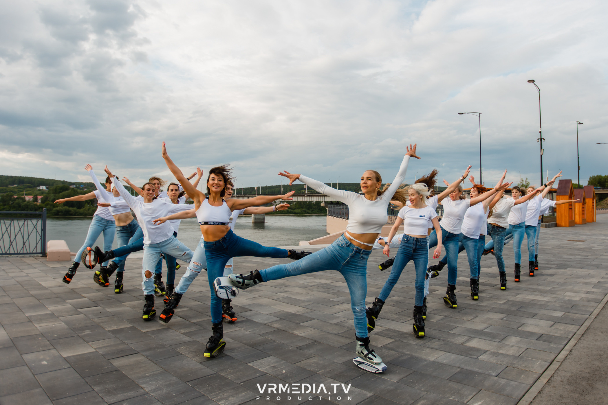 Открытая тренировка «Kangoo jumps»