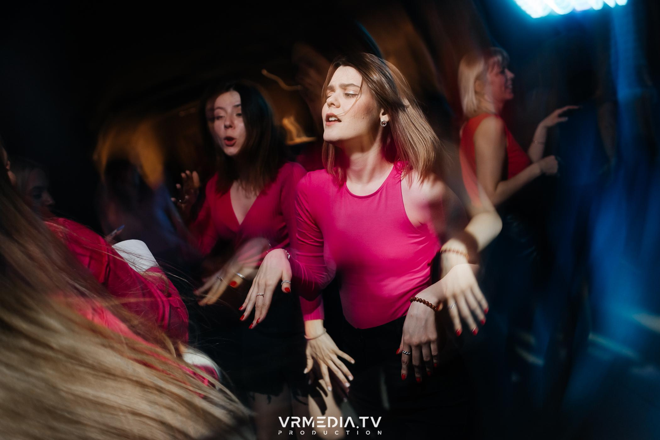 Выходные в баре «DOSKI»