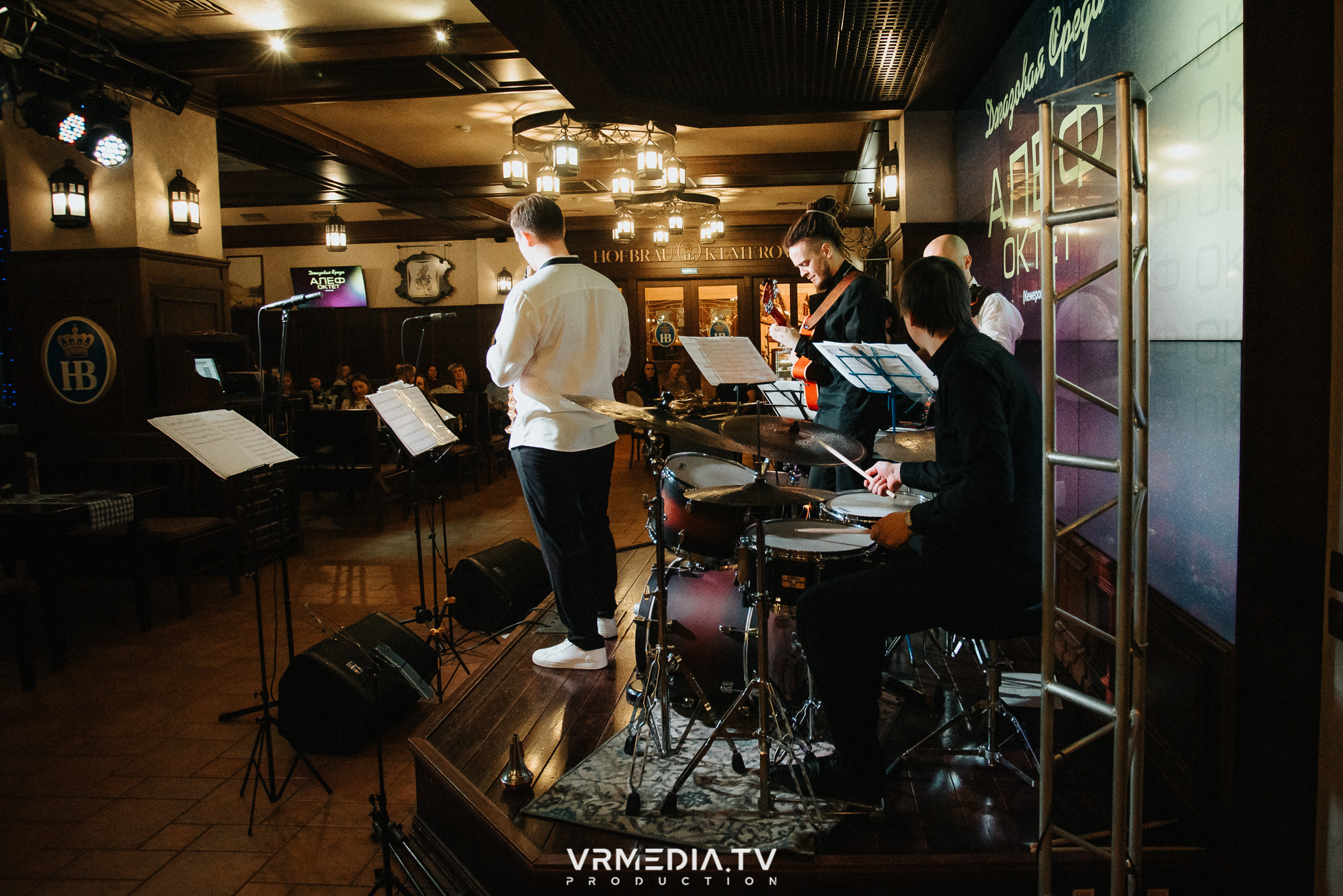 Джазовая среда: Алеф Октет