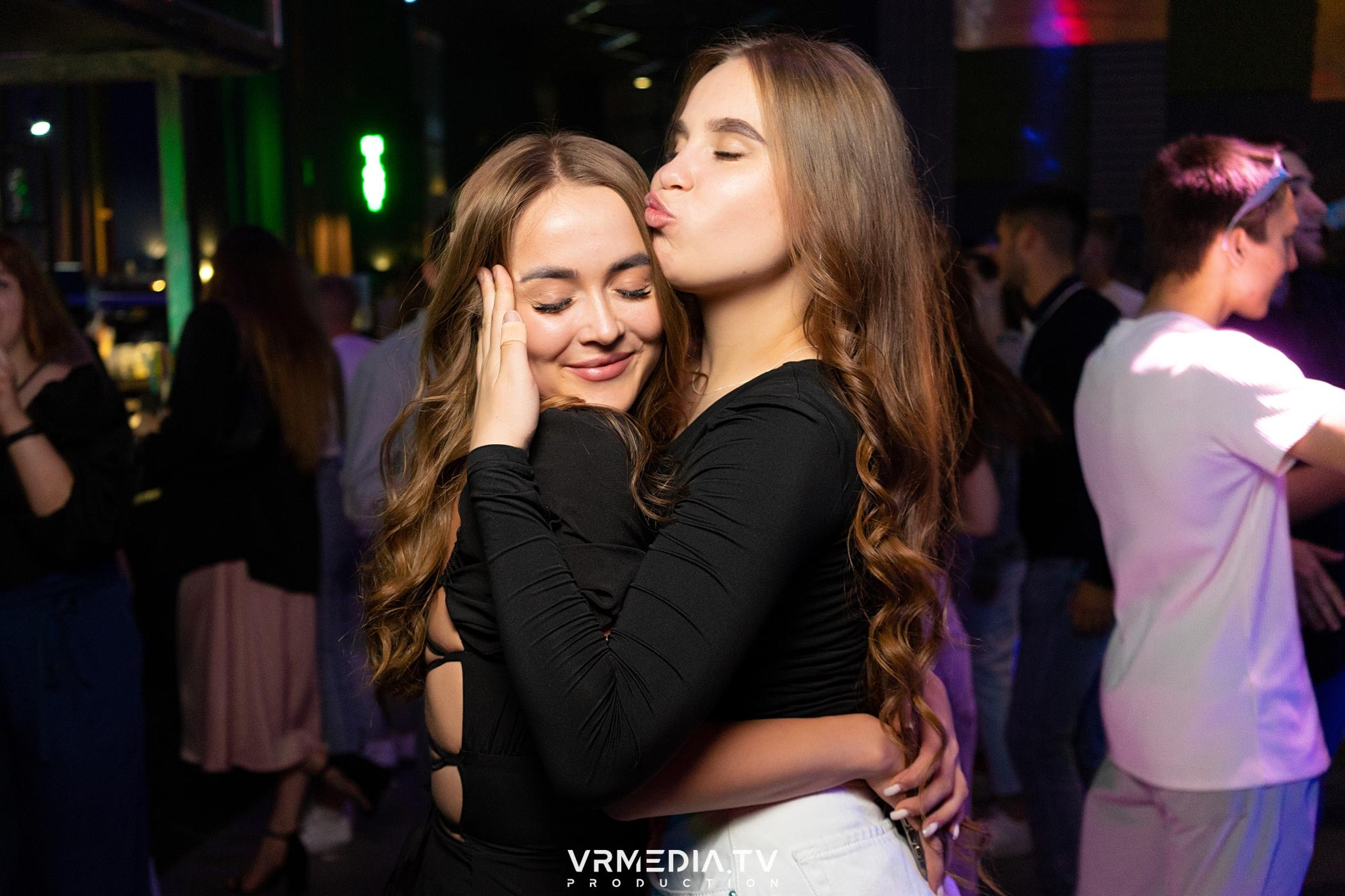 Выходные в баре «DOSKI»