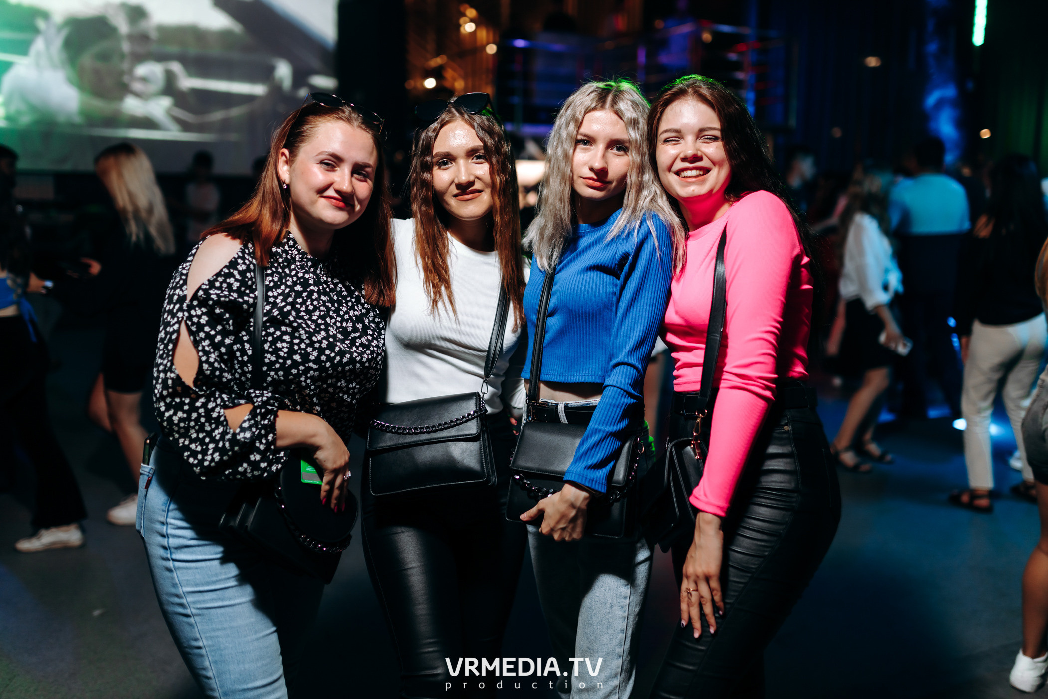 Выходные в баре «DOSKI»