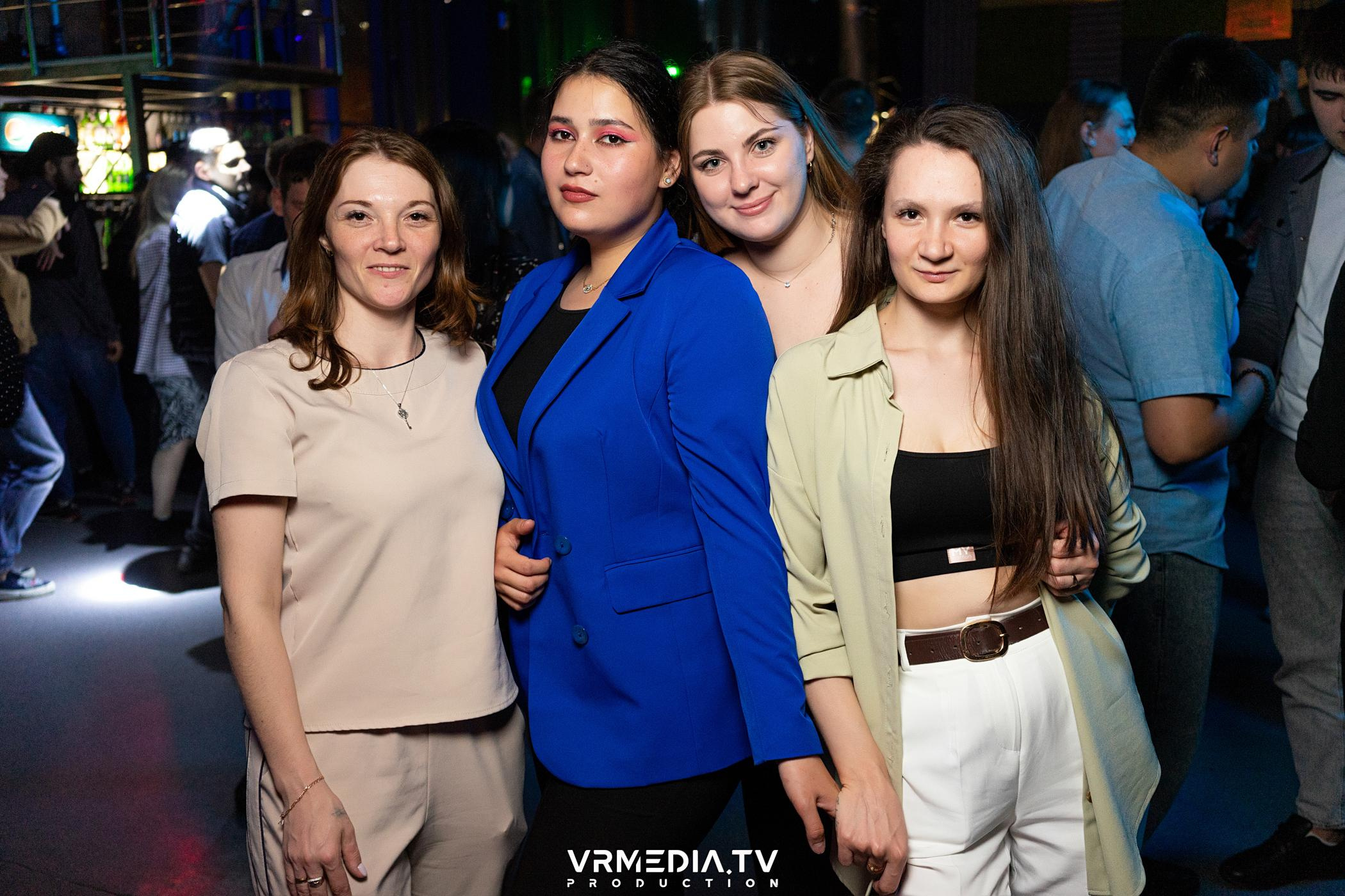 Выходные в баре «DOSKI»