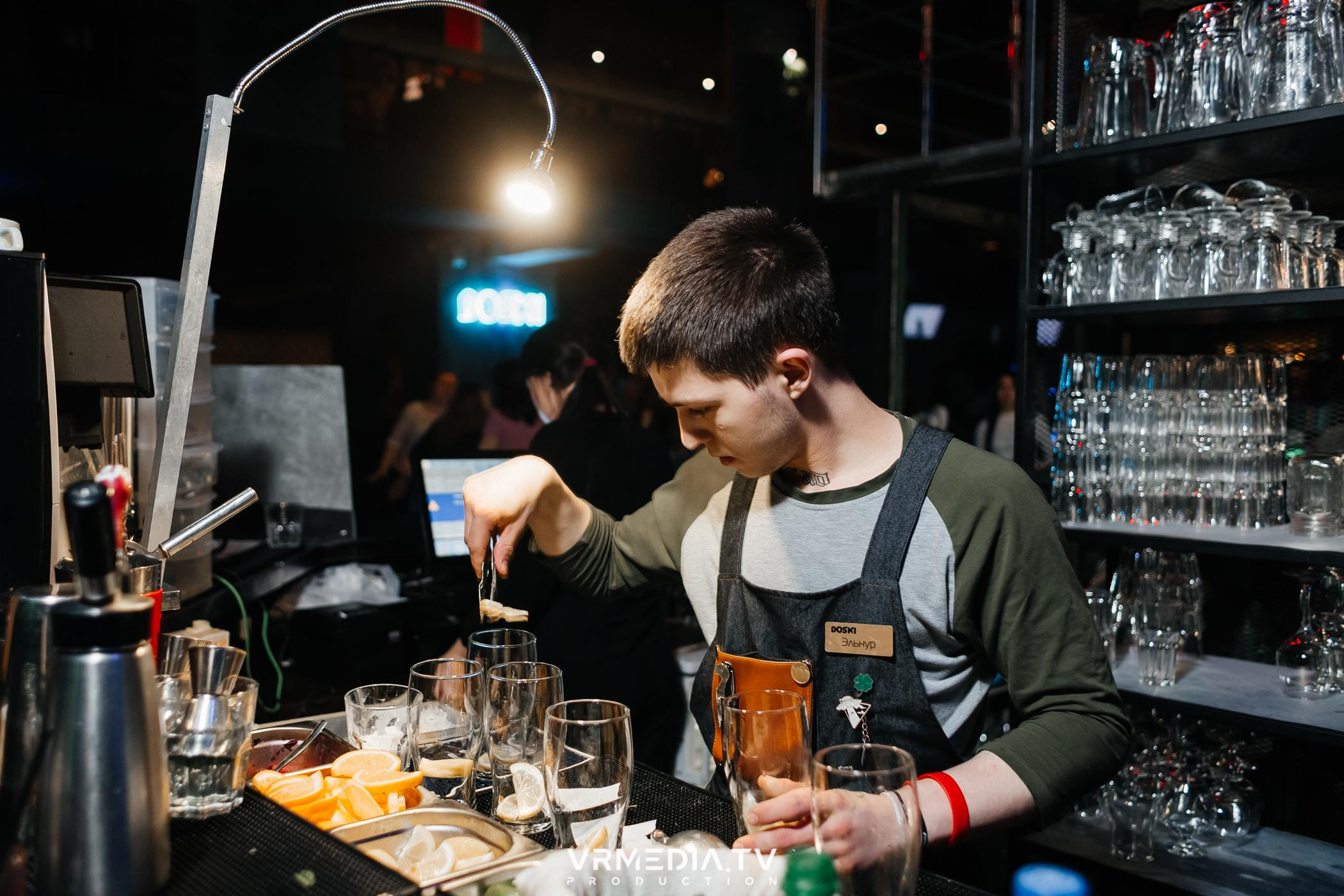 Выходные в баре «DOSKI»