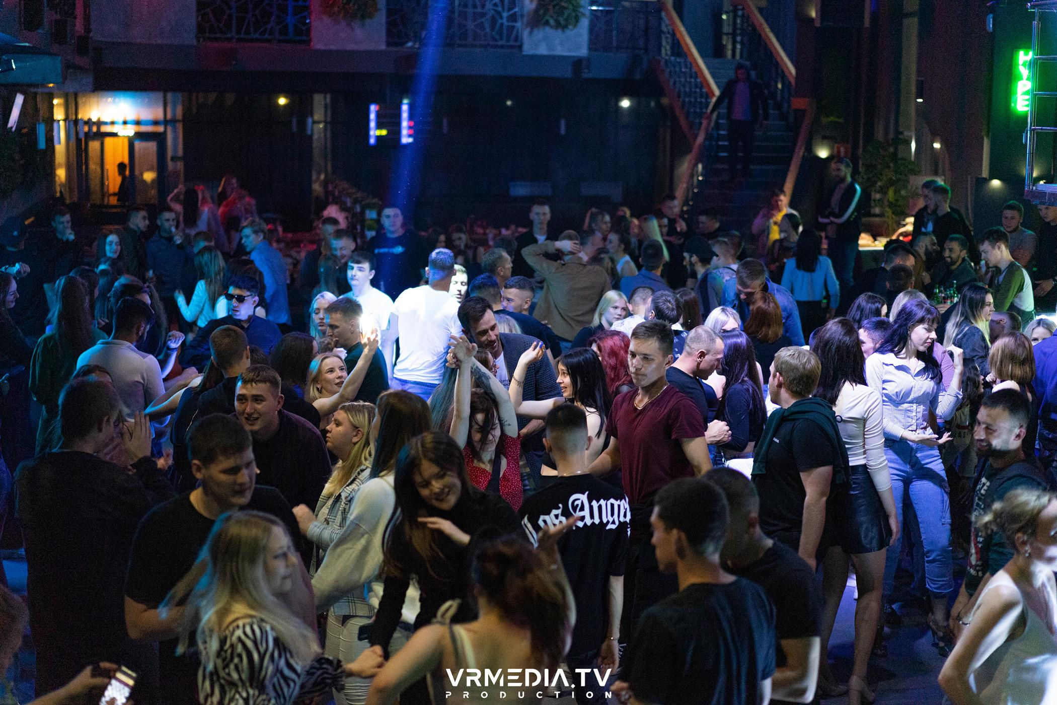 Выходные в баре «DOSKI»