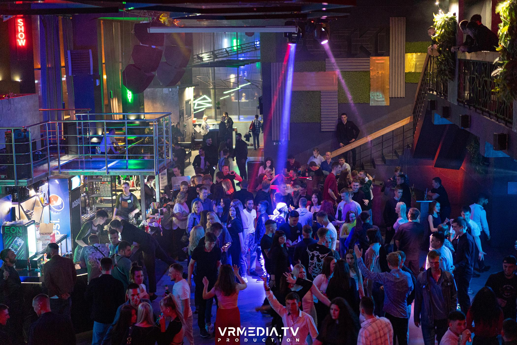 Выходные в баре «DOSKI»