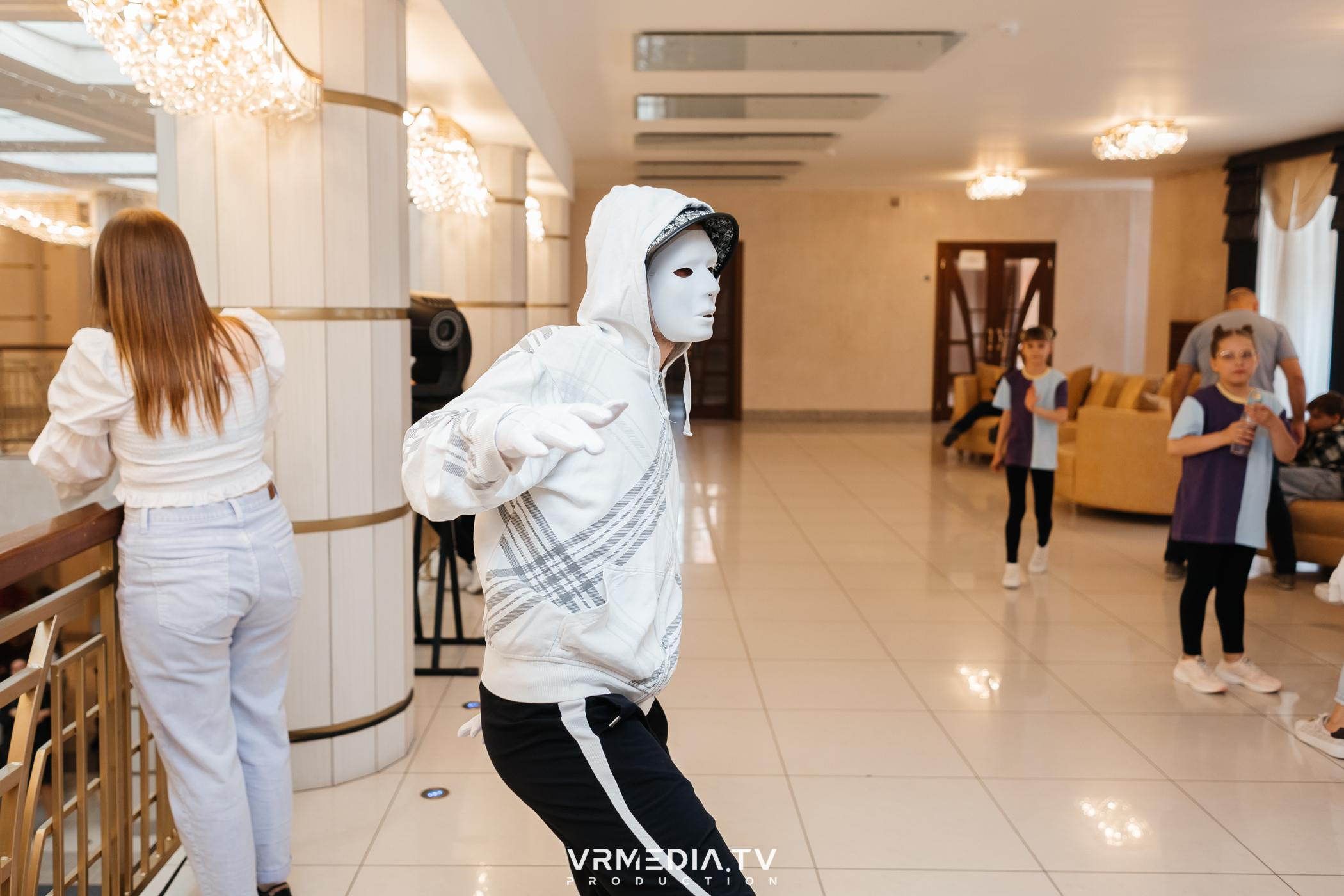 Пока все в доме