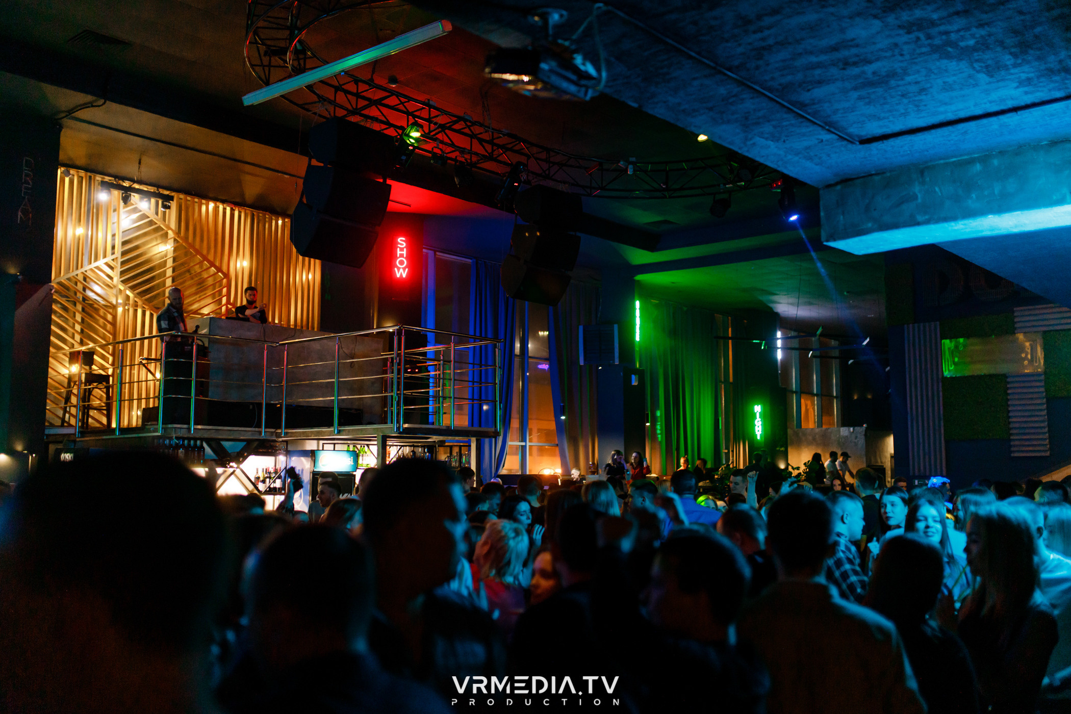 Выходные в баре «DOSKI»