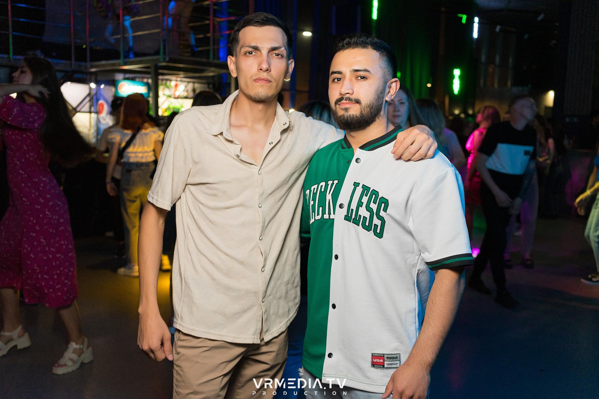 Выходные в баре «DOSKI»