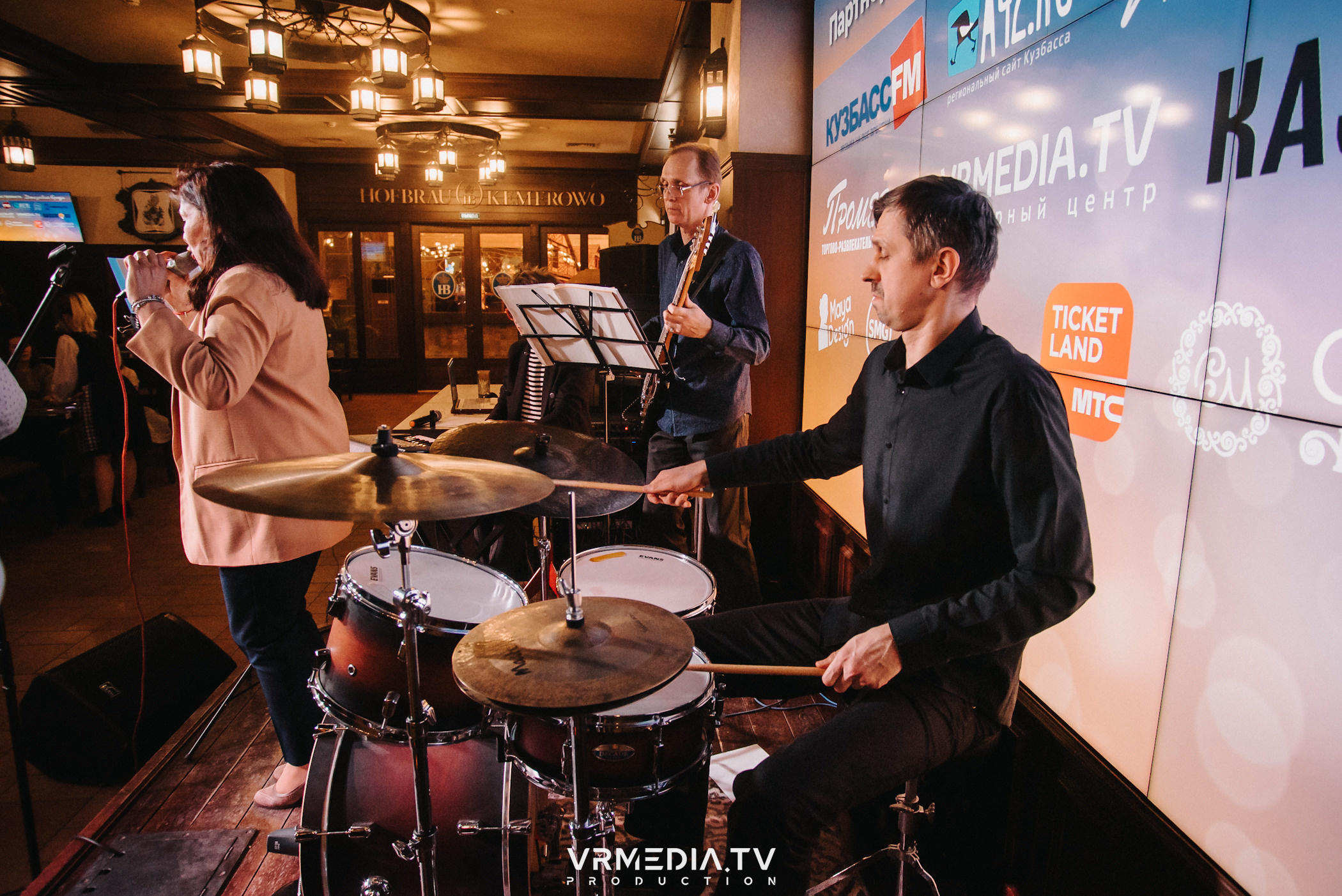 Джазовая среда: Лариса Вансию