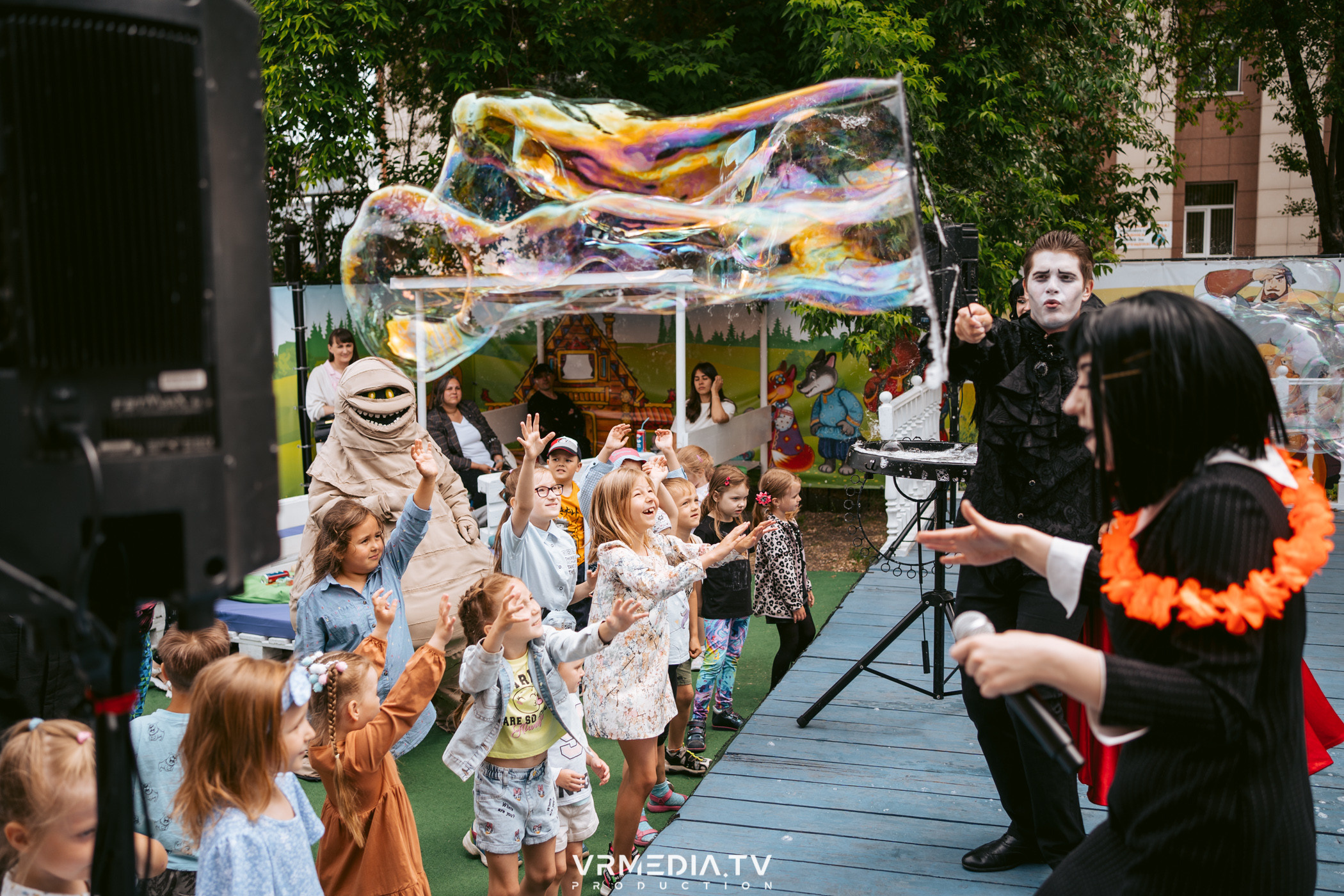 Спектакль «Монстры на каникулах» от студии чудес «Алиса»