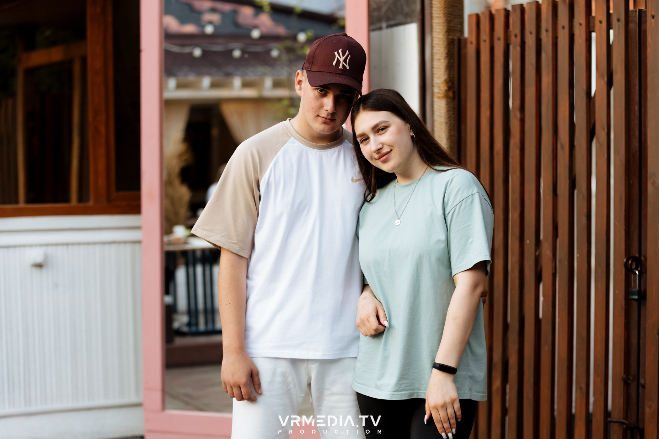 «Среда — маленькая пятница» в караоке-бар «OPERA»