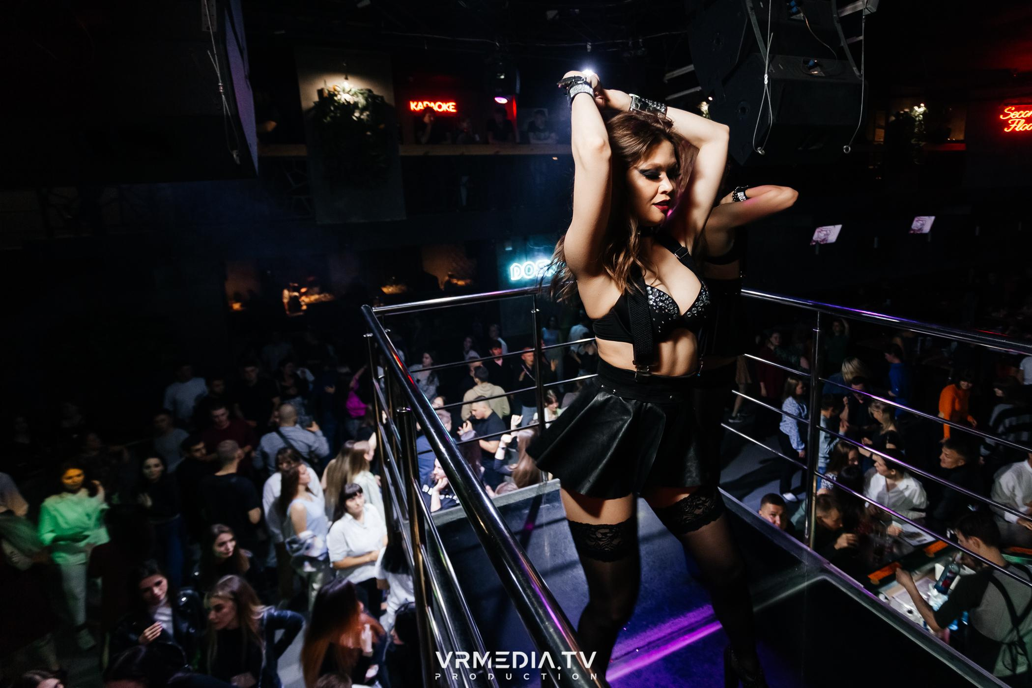 Выходные в баре «DOSKI»