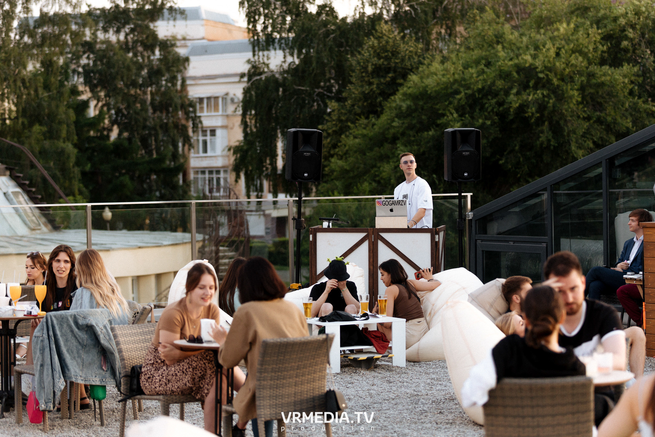 «Среда — маленькая пятница» в Magic Coffee