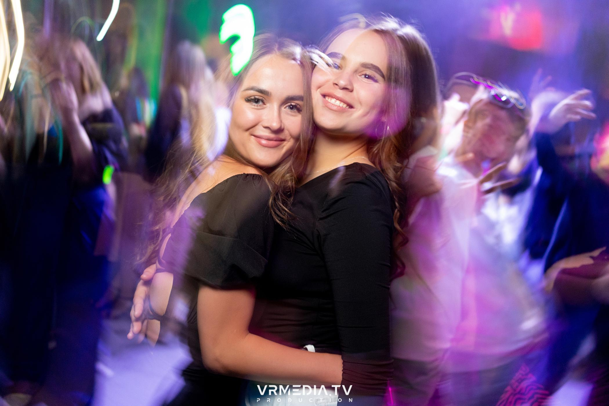 Выходные в баре «DOSKI»