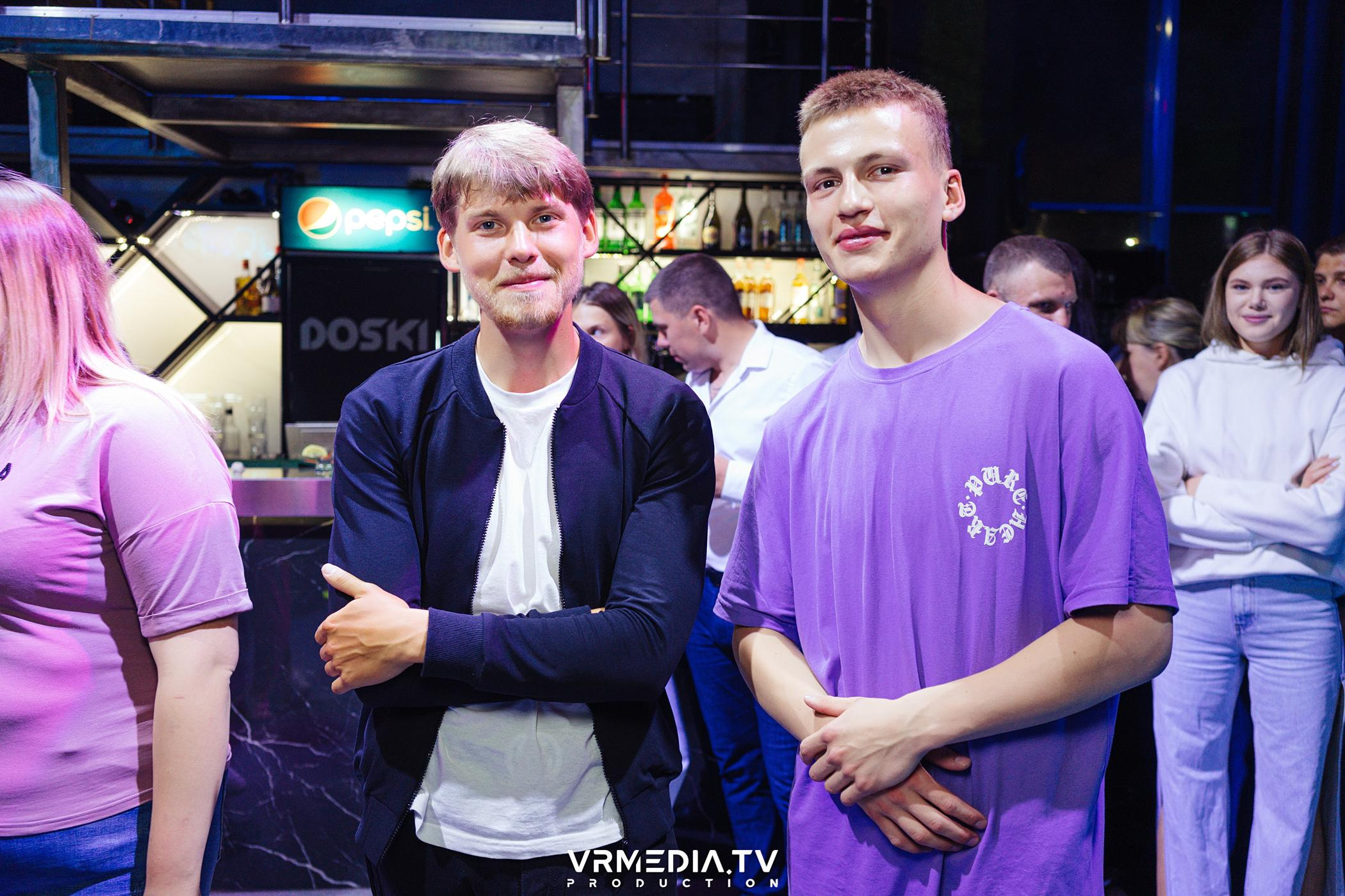 Выходные в баре «DOSKI»