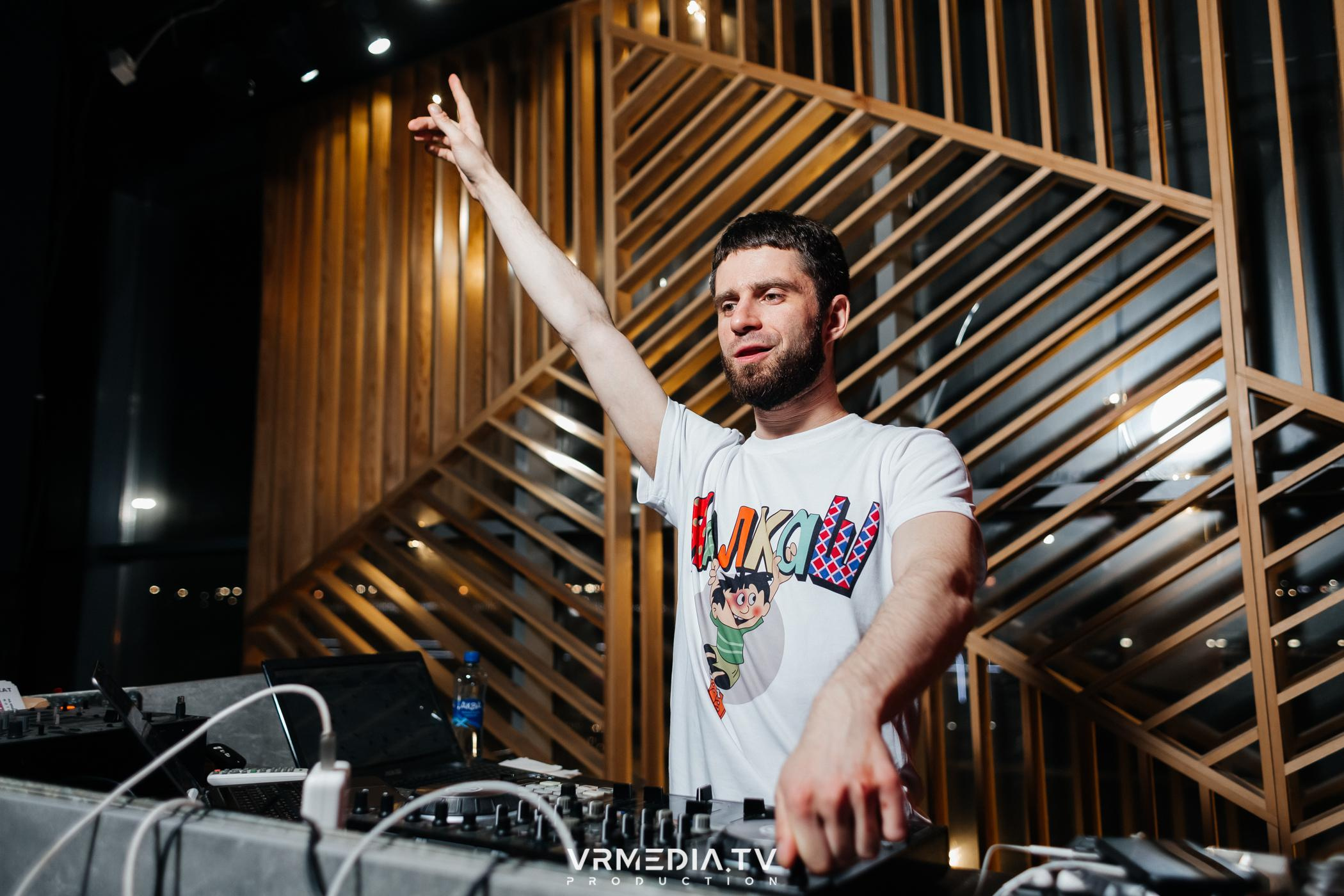 Выходные в баре «DOSKI»