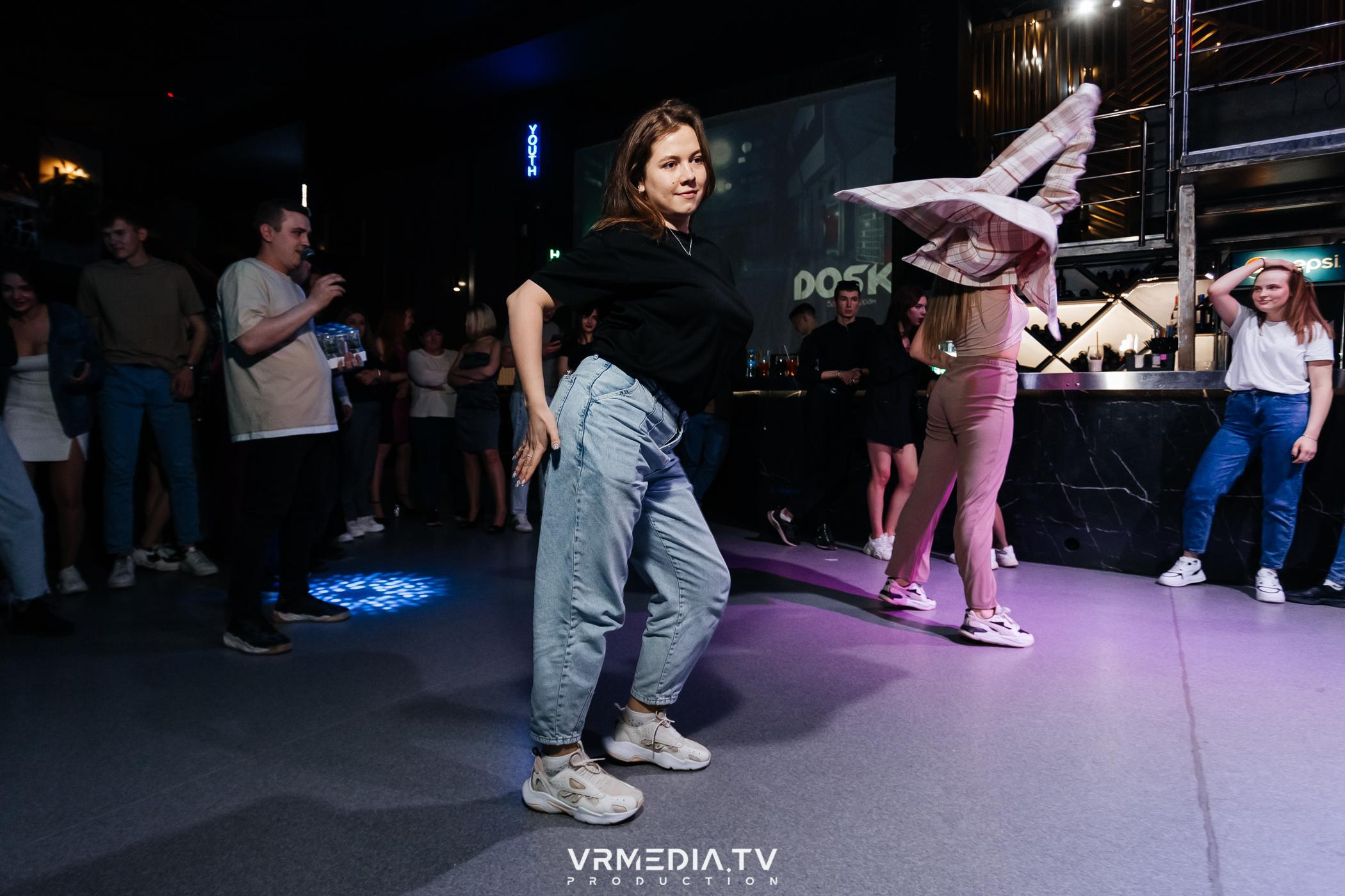 Выходные в баре «DOSKI»