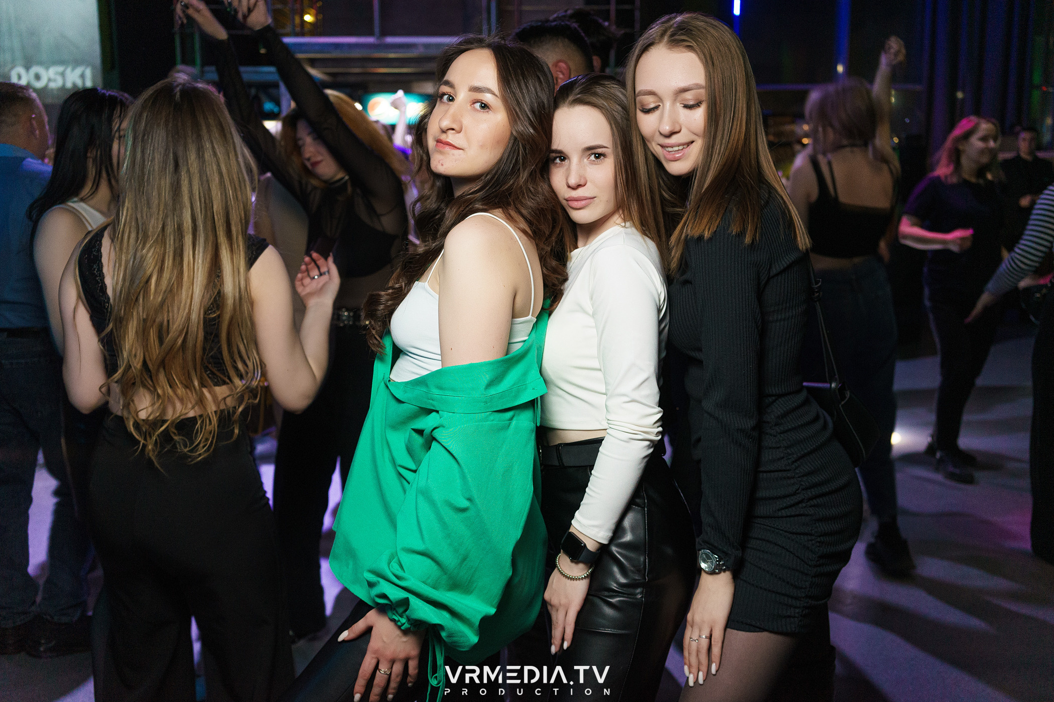 Выходные в баре «DOSKI»