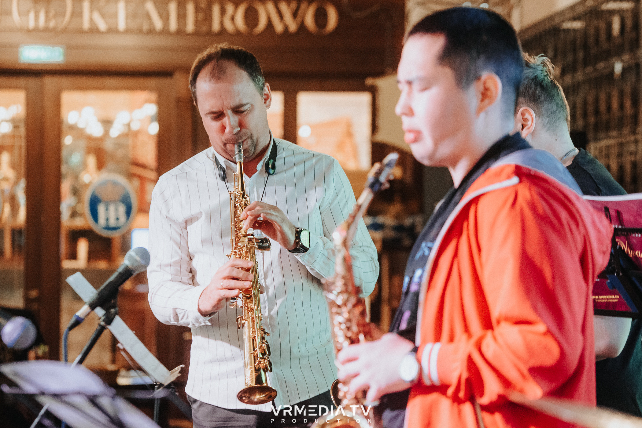 Джазовая среда: JAM SESSION